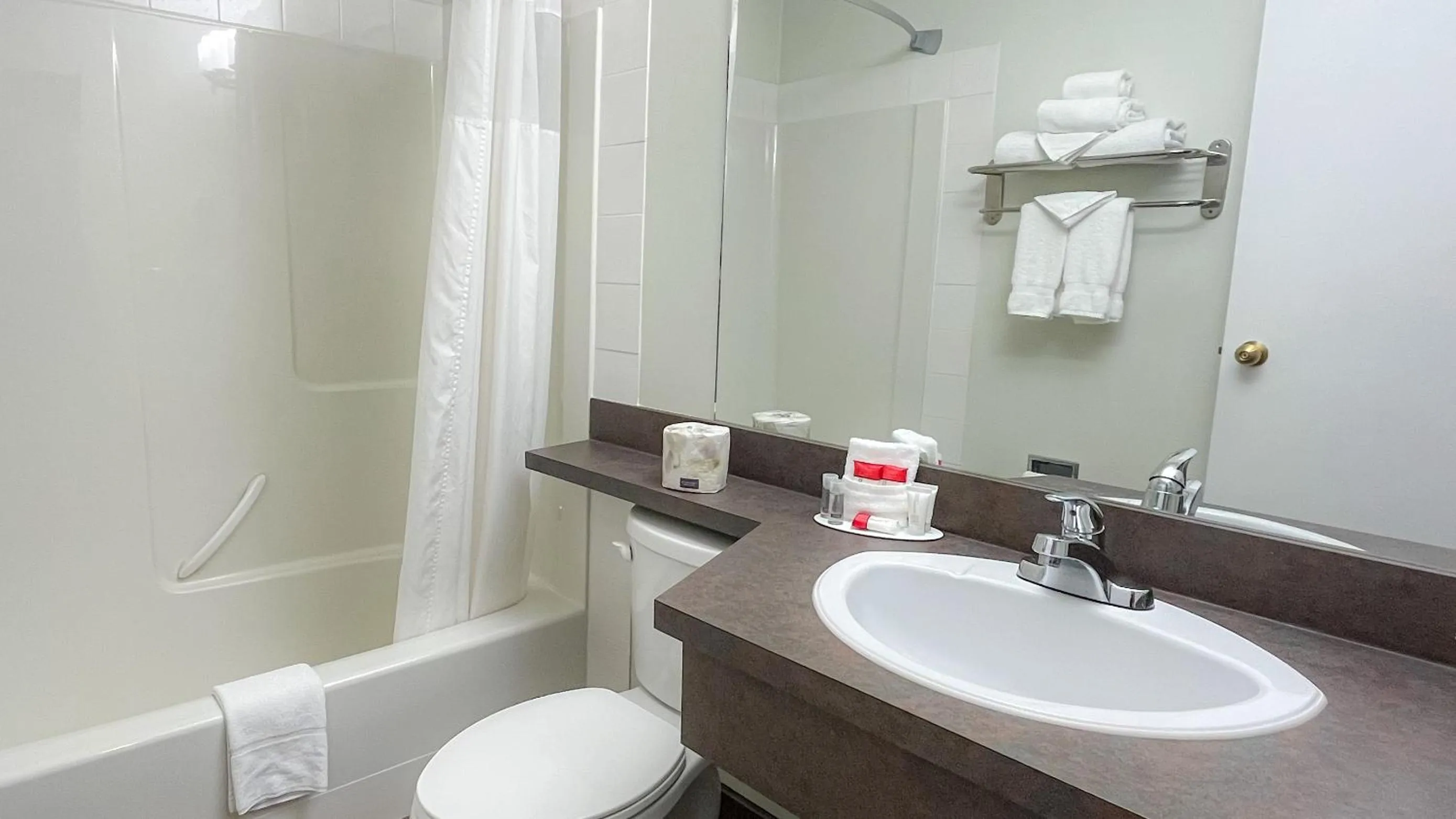 One-Bedroom Suite with Three Double Beds - Non-Smoking in Super 8 by Wyndham Revelstoke BC