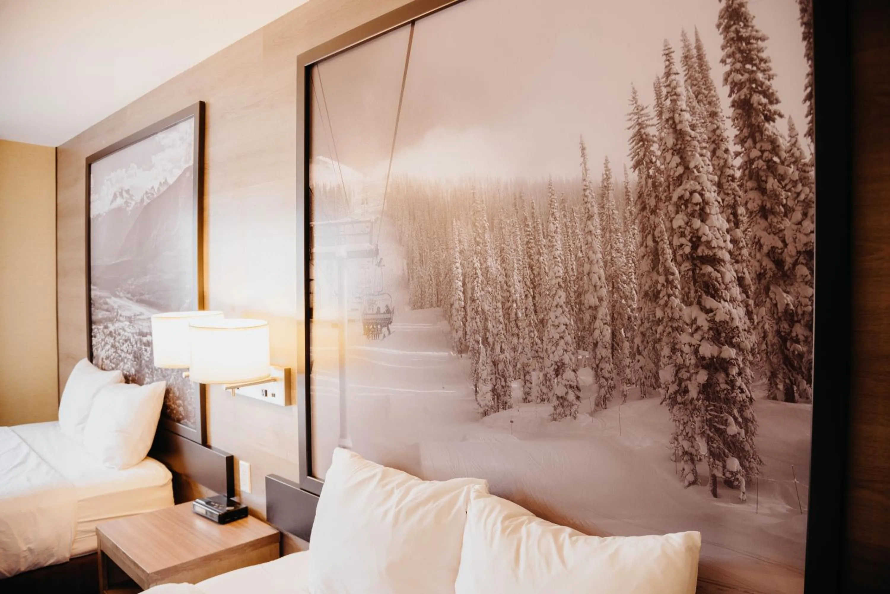 One-Bedroom Queen/Double Suite - Non-Smoking in Super 8 by Wyndham Revelstoke BC