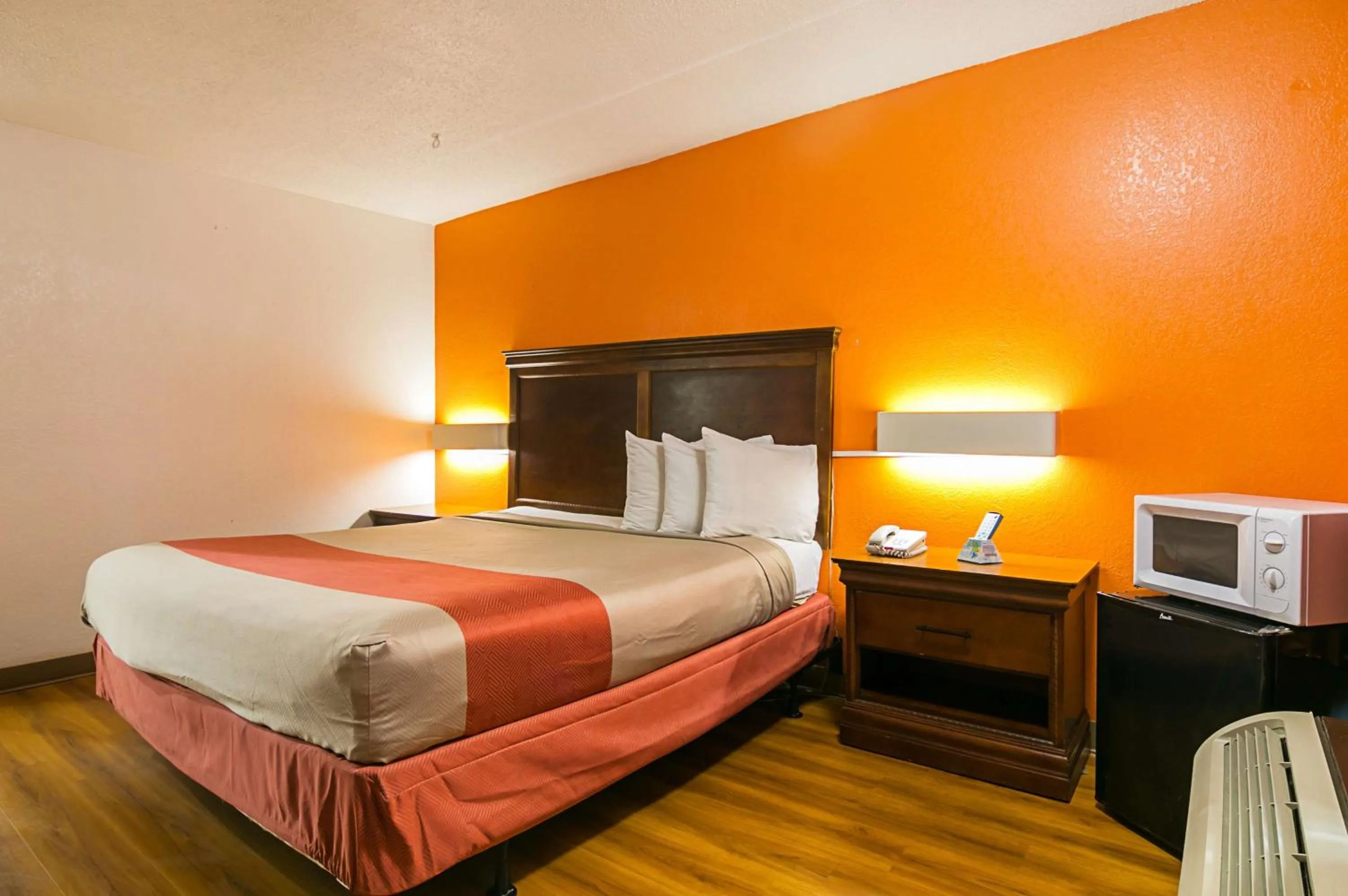 King Room - Non-Smoking in Motel 6-Conyers, GA