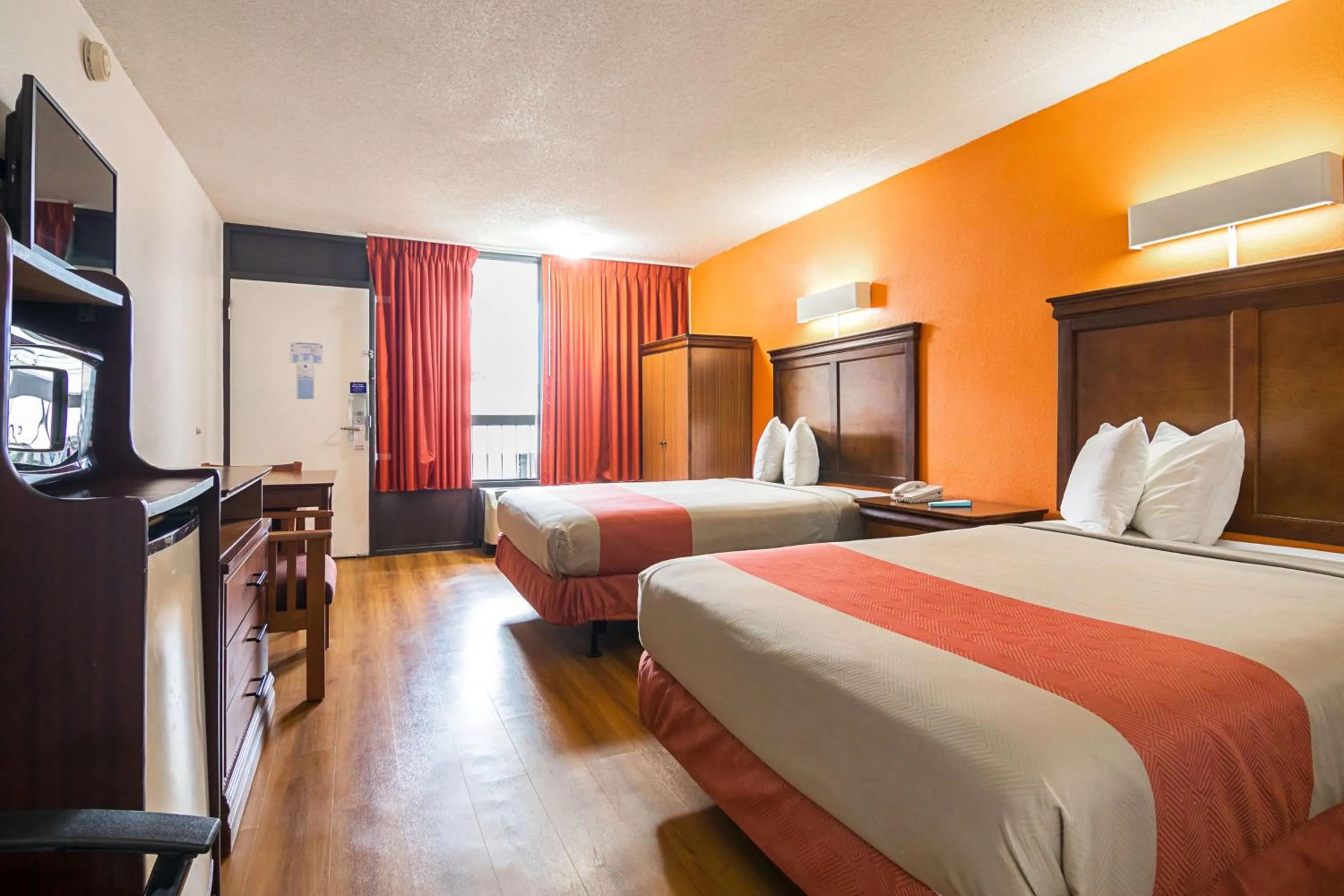 Quadruple Room - Disability Access - Non-Smoking in Motel 6-Conyers, GA