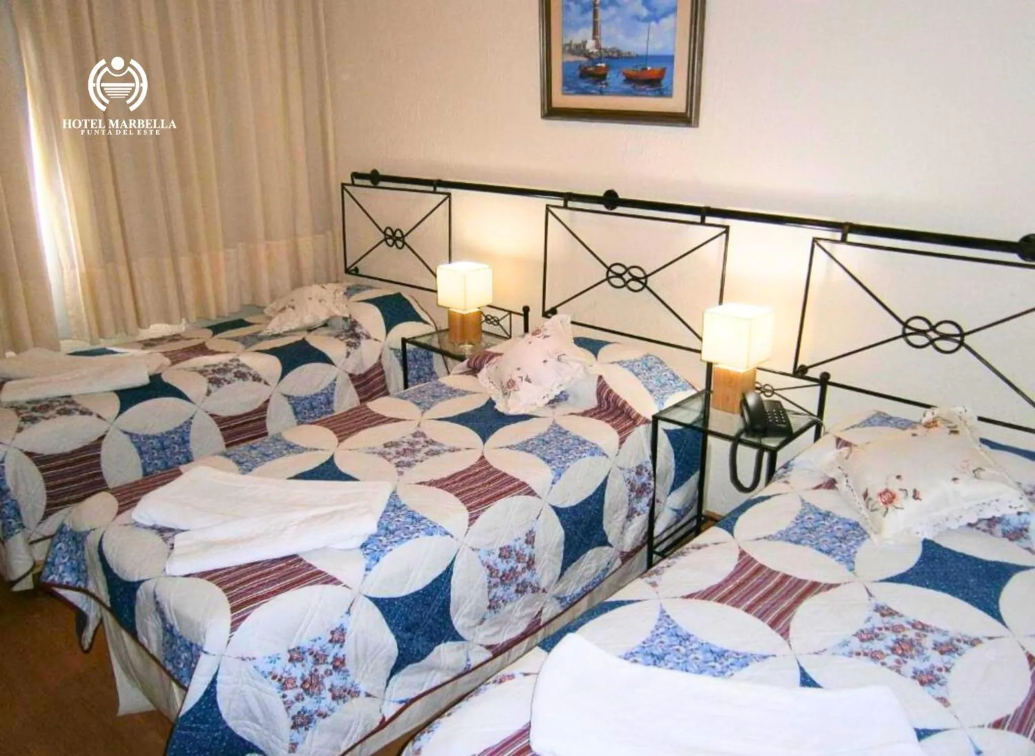 Standard Triple Room in Hotel Marbella