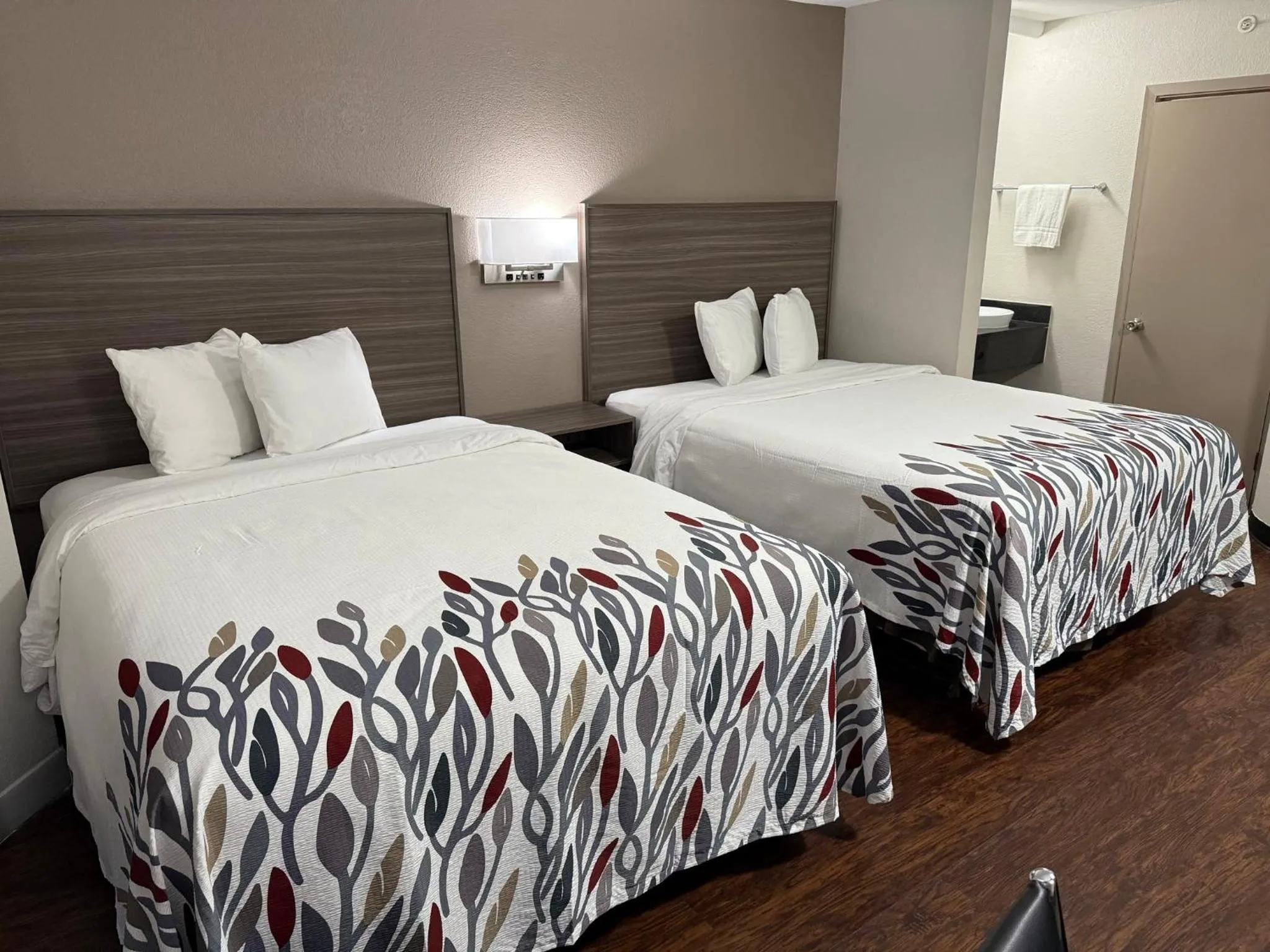 Deluxe Room with Two Queen Beds Non-Smoking in Red Roof Inn Austin - Round Rock