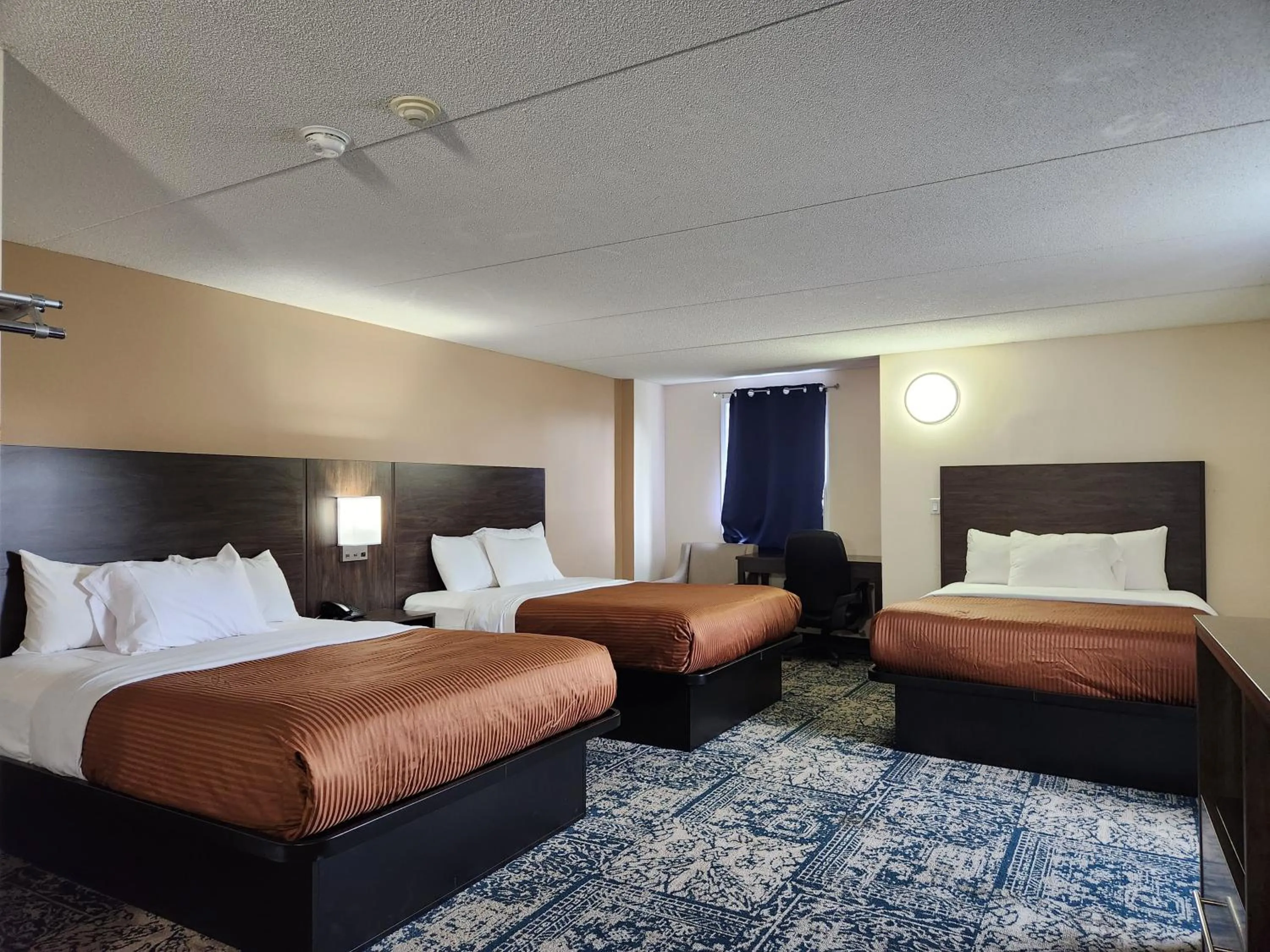 Family Room in Falls Lodge & Suites