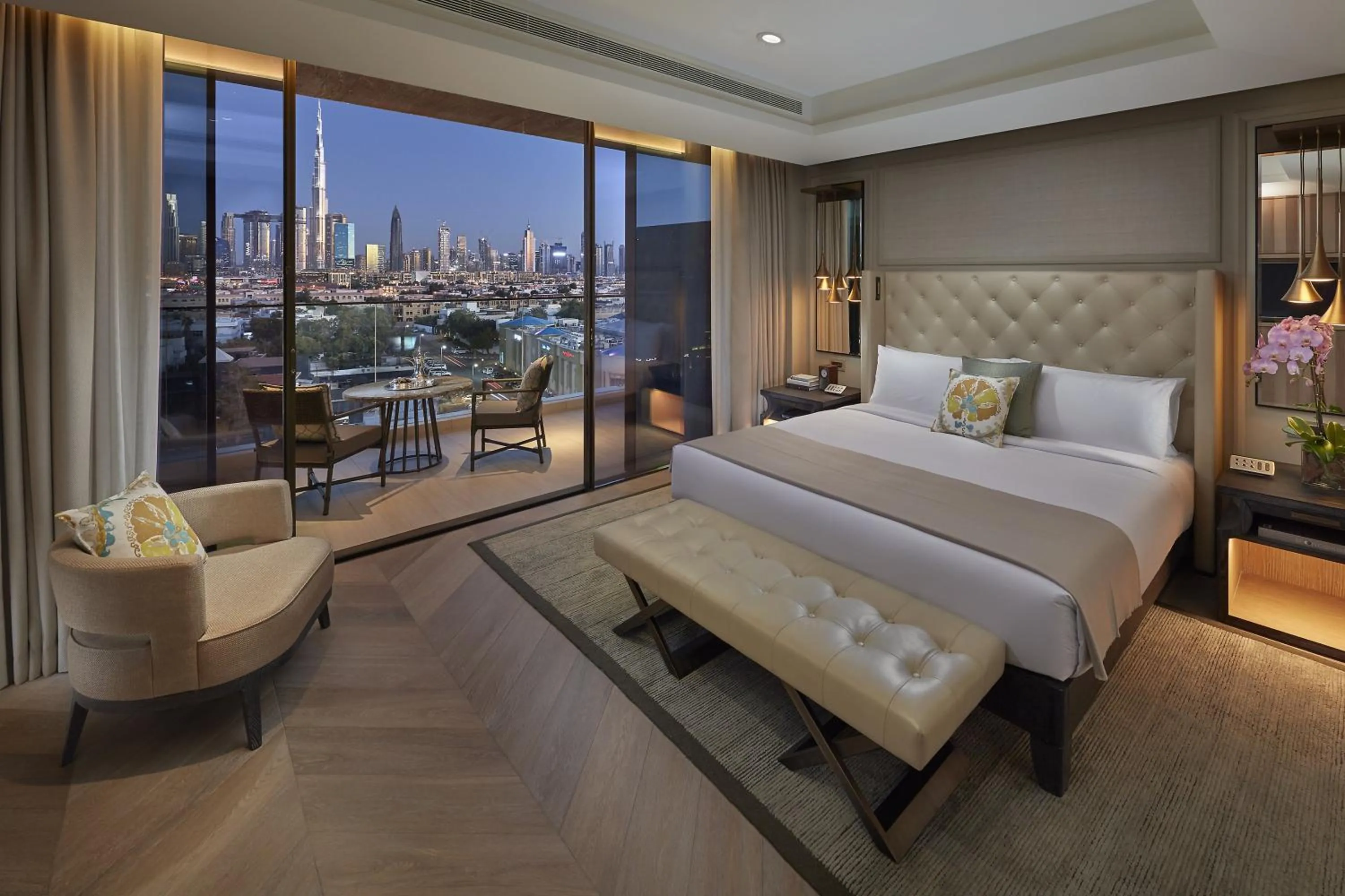 Club Deluxe Skyline View King Room with Club Lounge Access -  including Daily Breakfast & Afternoon Tea, Evening Drinks & Canapes in Mandarin Oriental Jumeira, Dubai