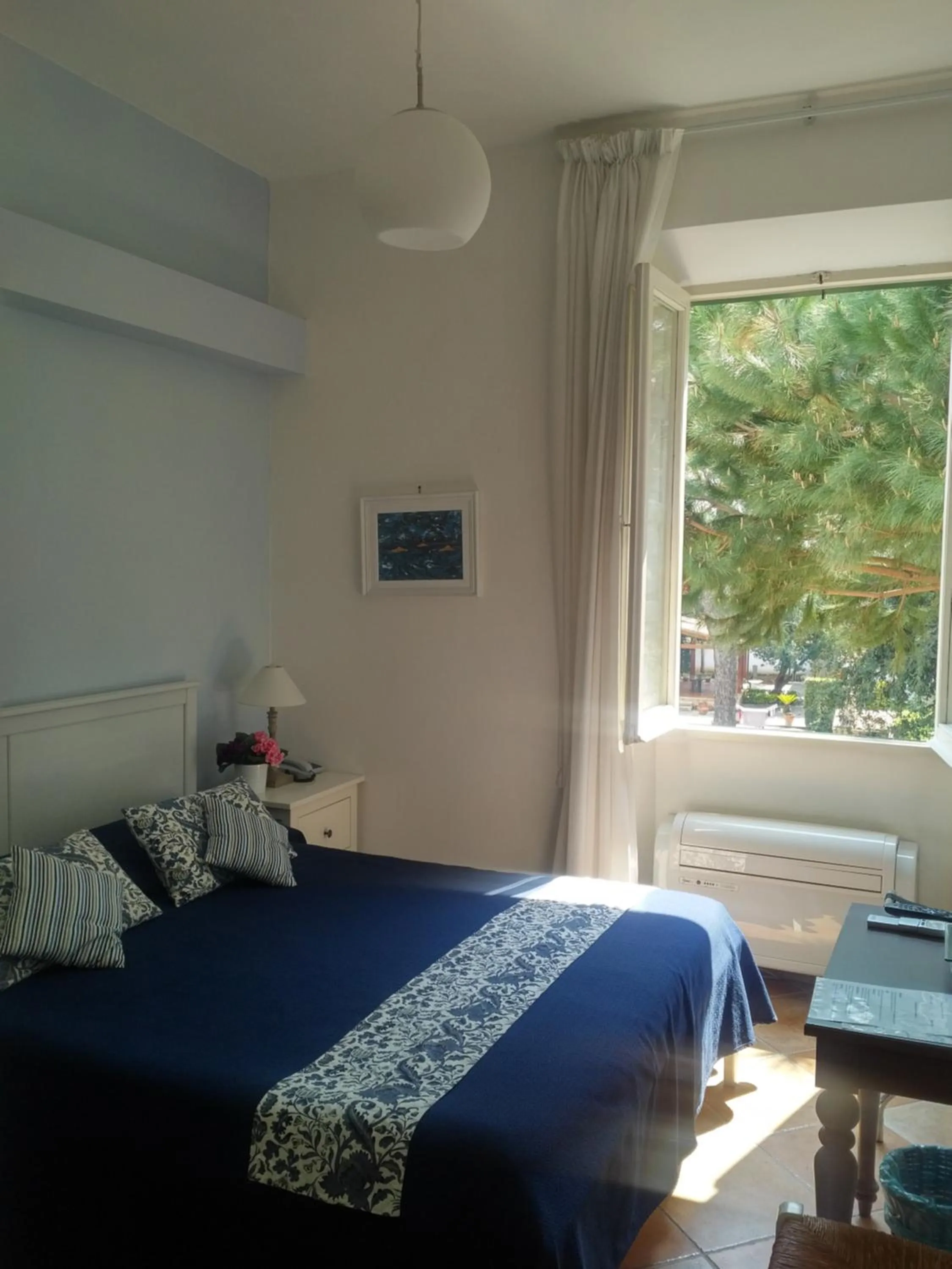 Small Double Room in Il Miraggio