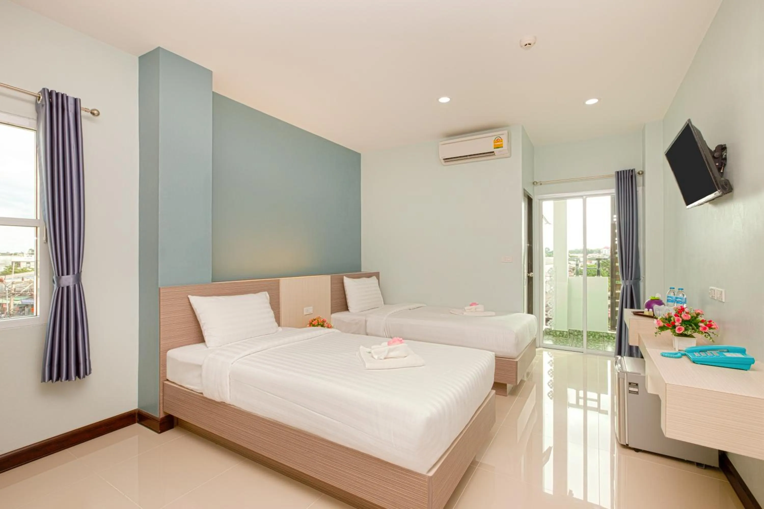 Deluxe Double or Twin Room in Je T'aime Hotel