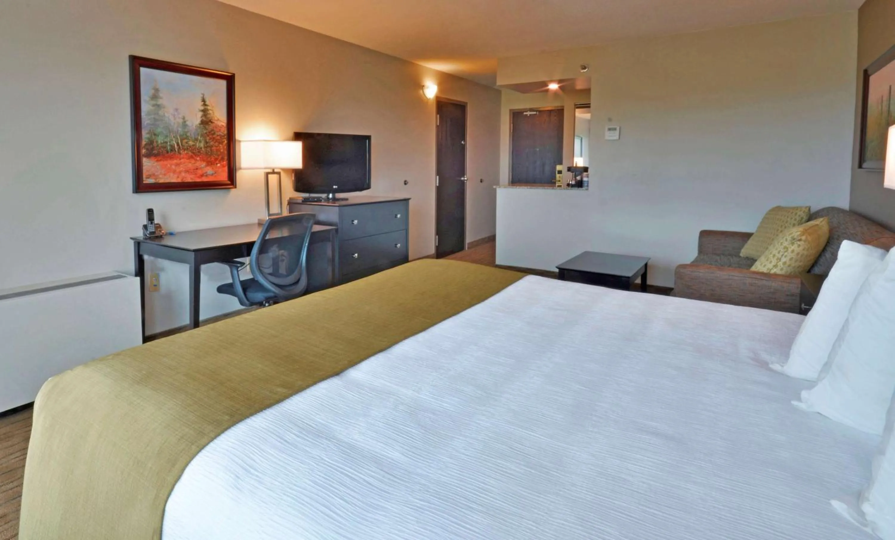 Executive King Room - Non-Smoking in Best Western Pembroke Inn & Conference Centre