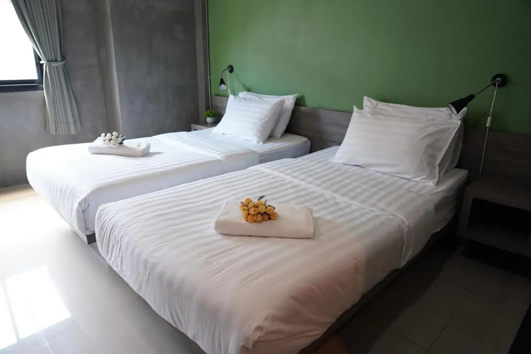Twin Room with Private Bathroom in Matini Klong1