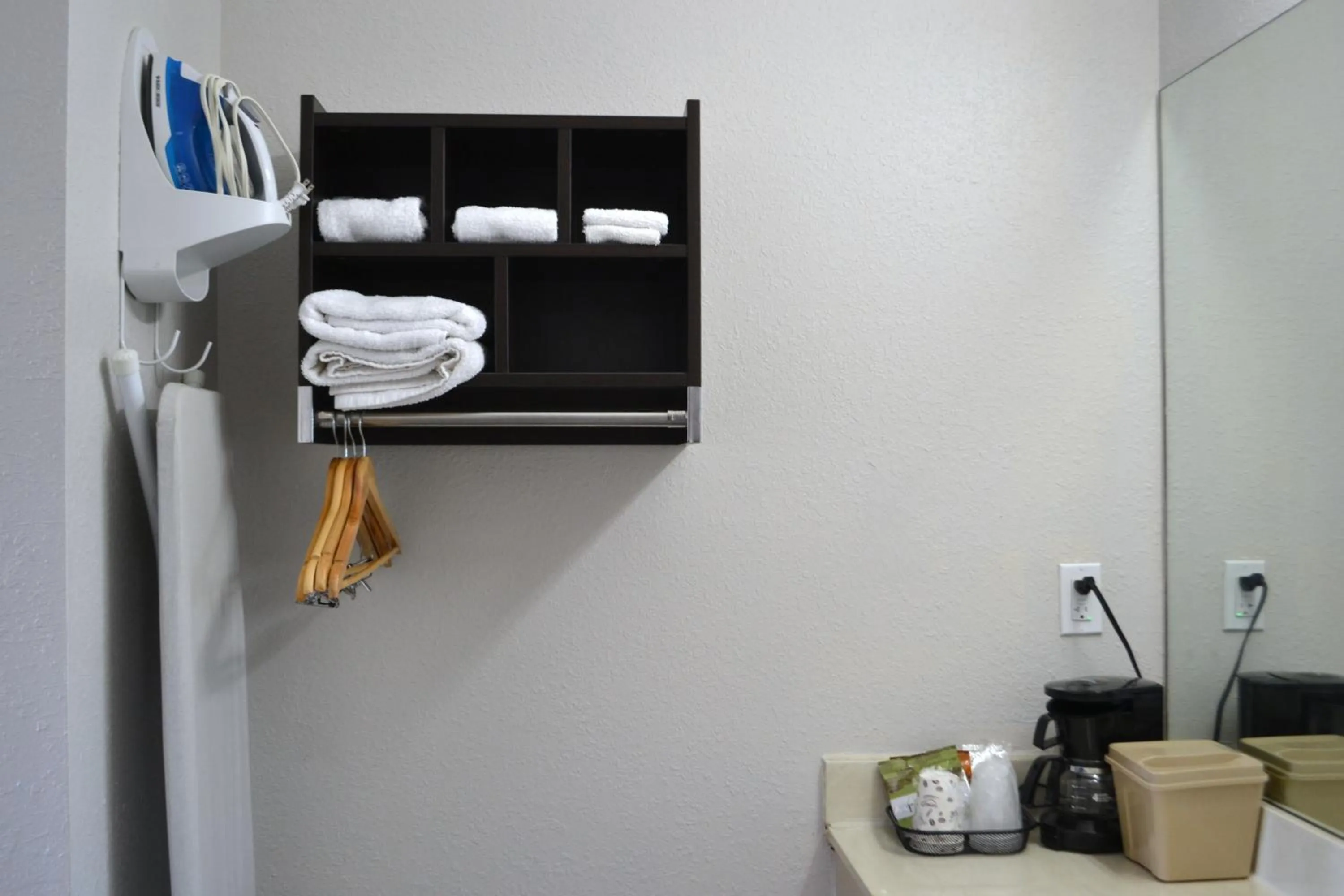 King Studio with Sofa Bed - Non-Smoking in Studio 6 Suites Chattanooga TN Lookout Mtn.