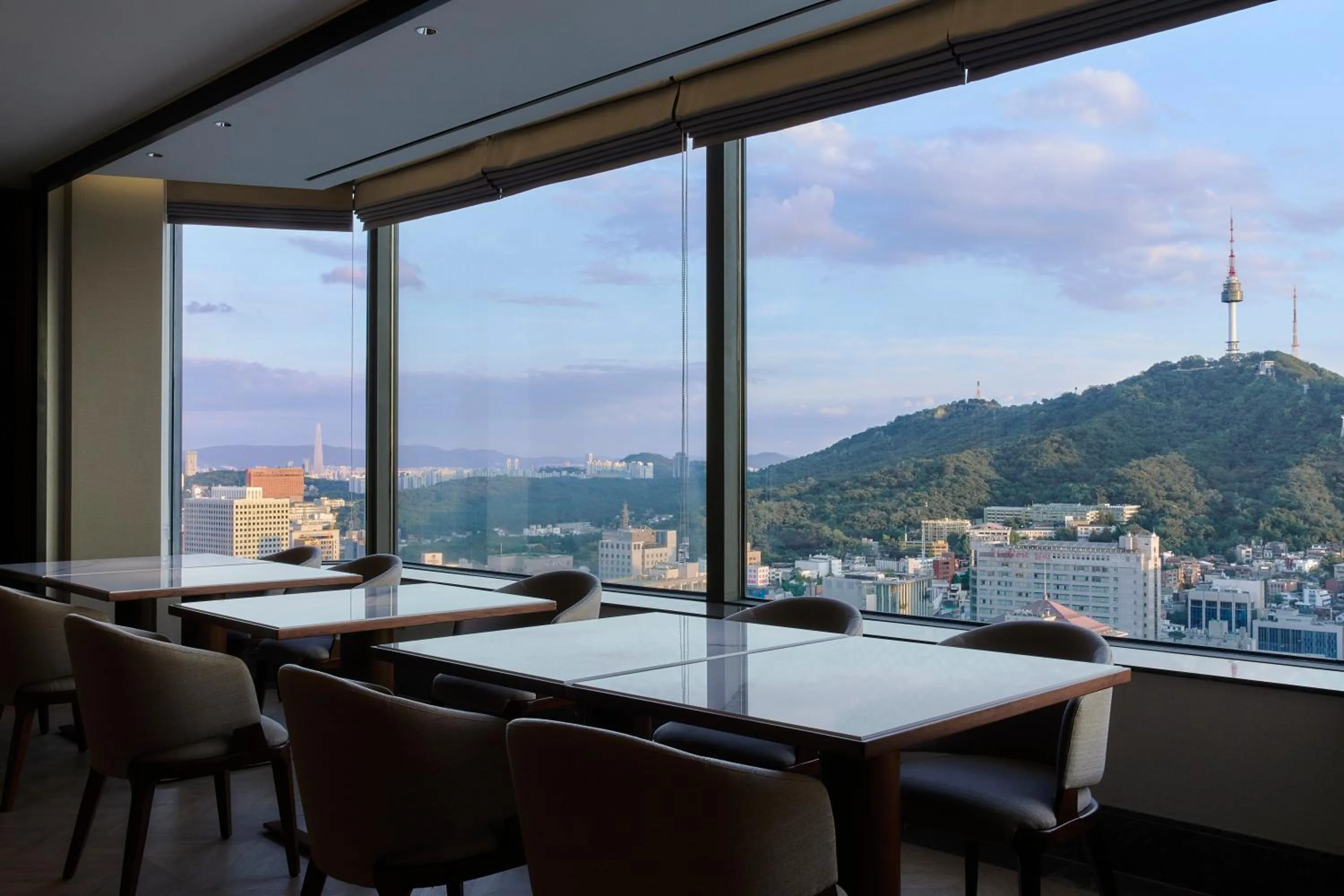 Executive Junior Suite Double Room - La Cime Access Included in Lotte Hotel Seoul