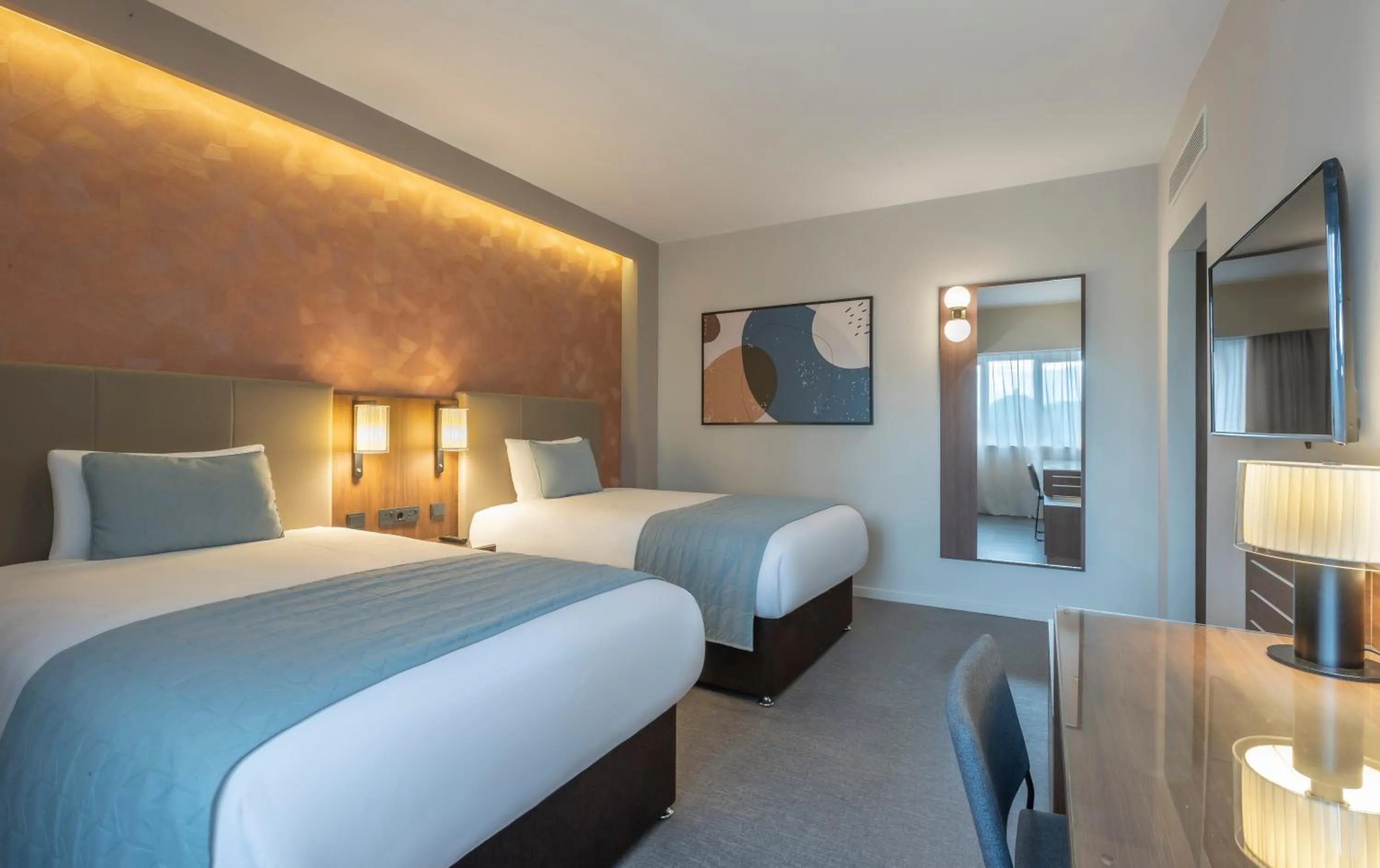 Standard Twin Room in Riu Plaza The Gresham Dublin