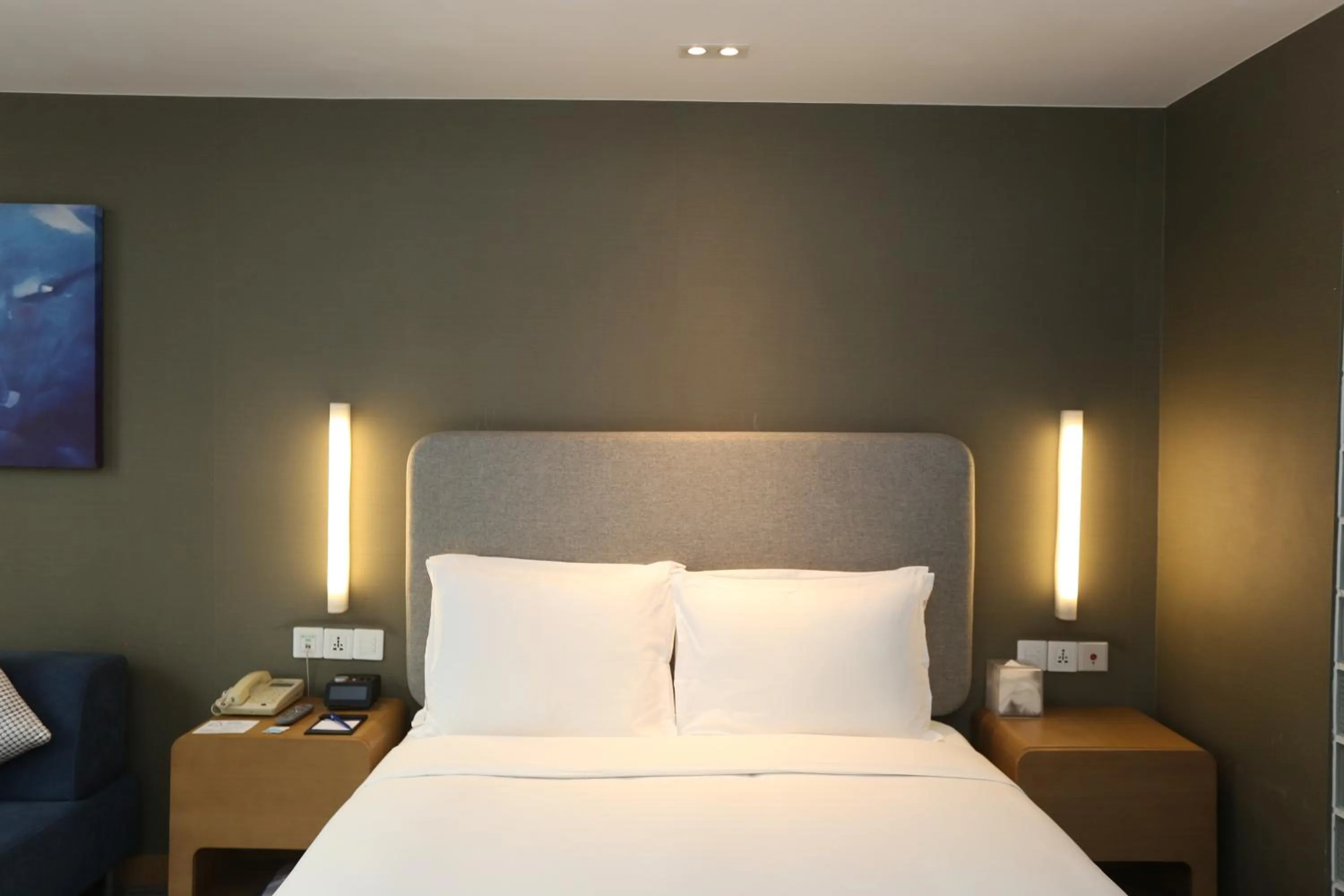 Queen Room - Accessible in Holiday Inn Express Shanghai Jinsha by IHG