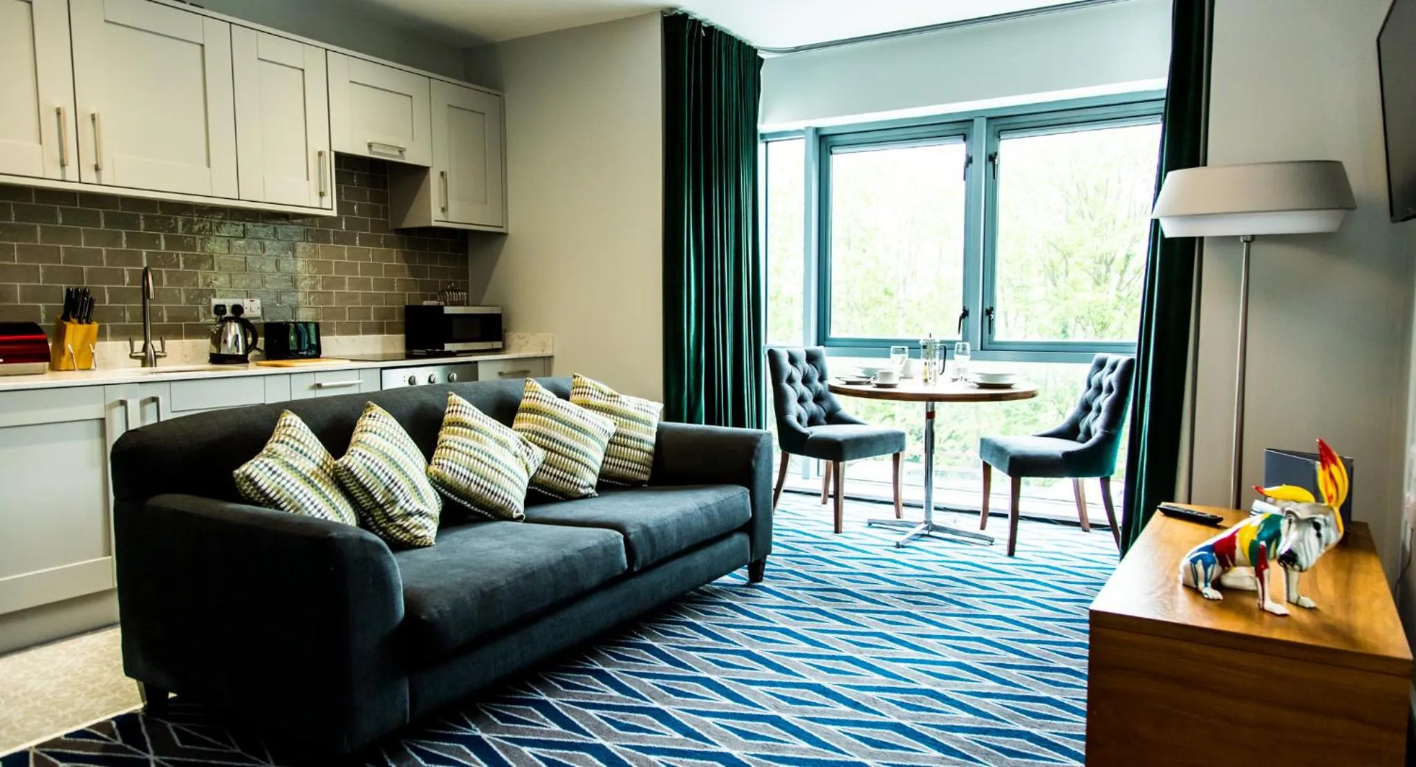 One-Bedroom Apartment in The Montenotte Hotel