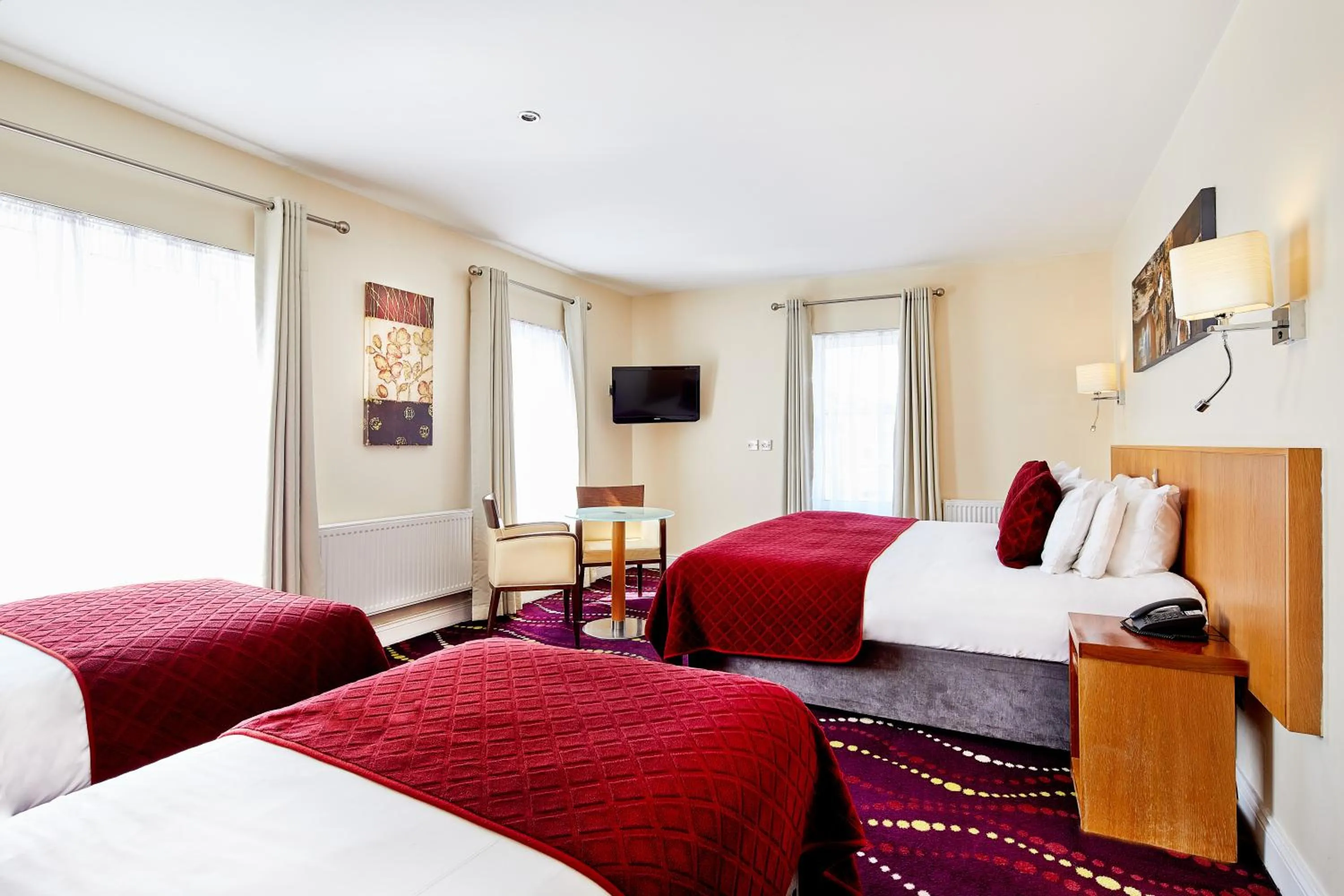 Standard Triple Room in Arlington Hotel O'Connell Bridge