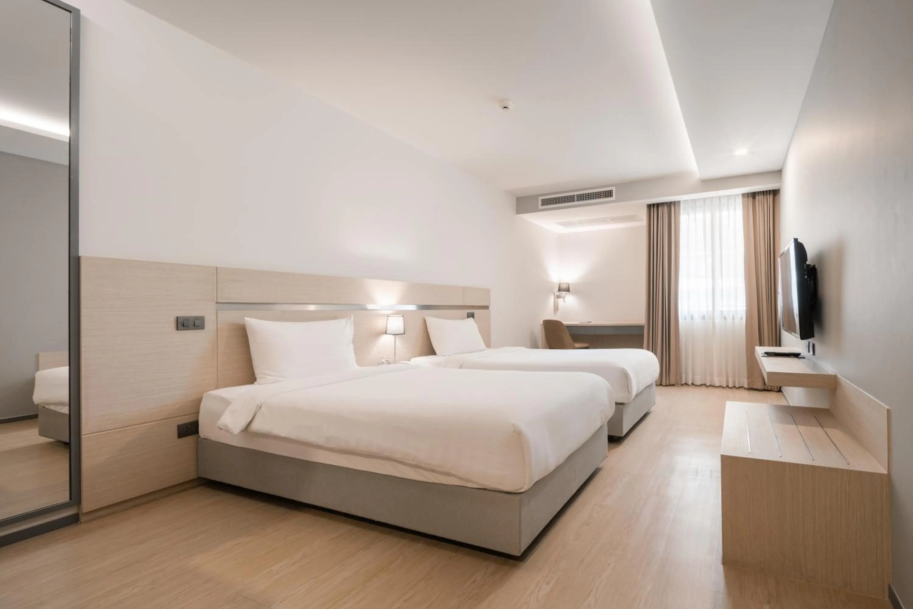 Superior Twin Room in Samyan Serene Hotel