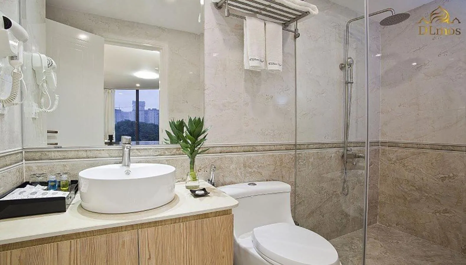 Twin Room in DLmos Hanoi Hotel