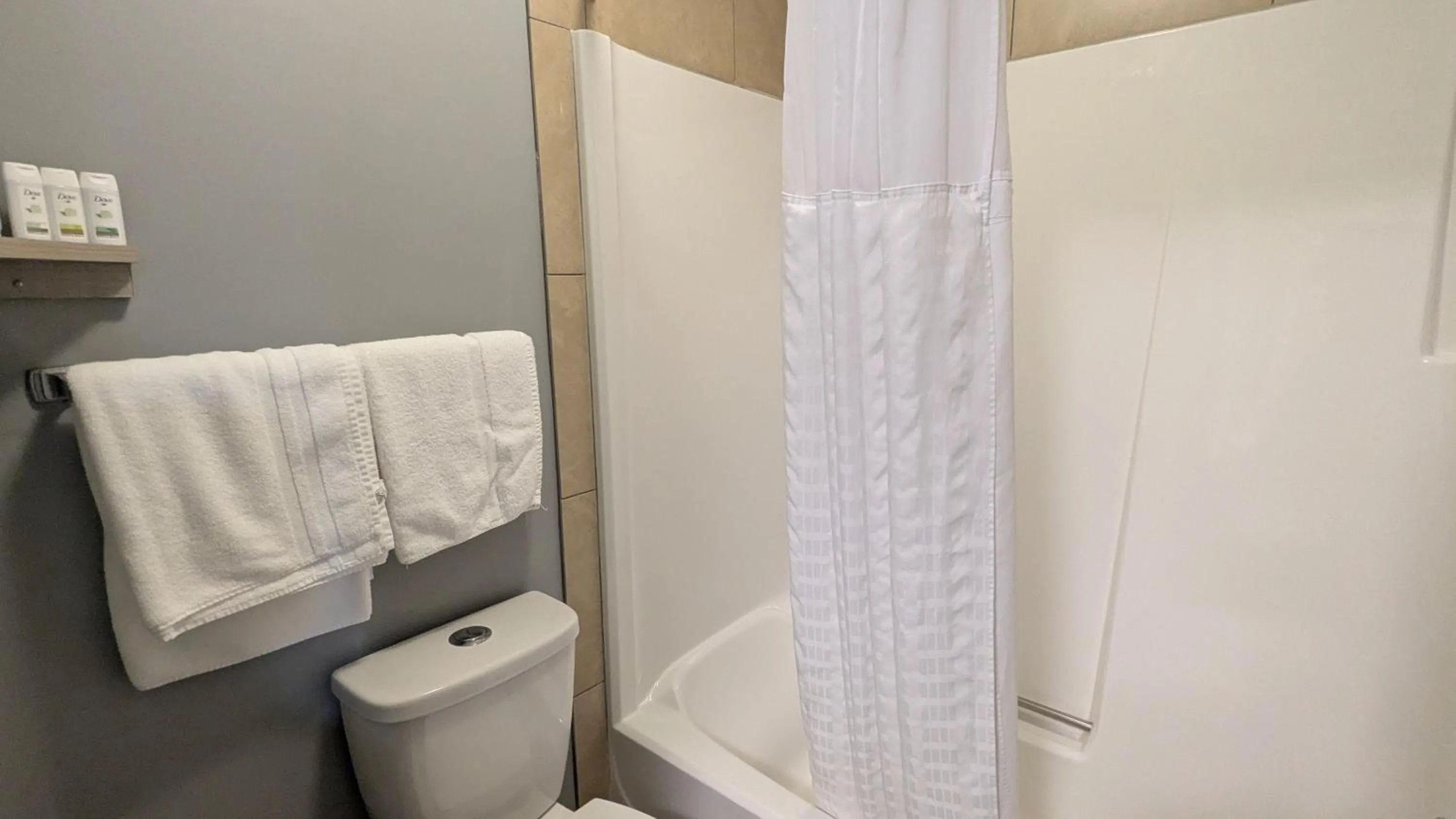 King Room - Non-Smoking in Ramada by Wyndham Medicine Hat