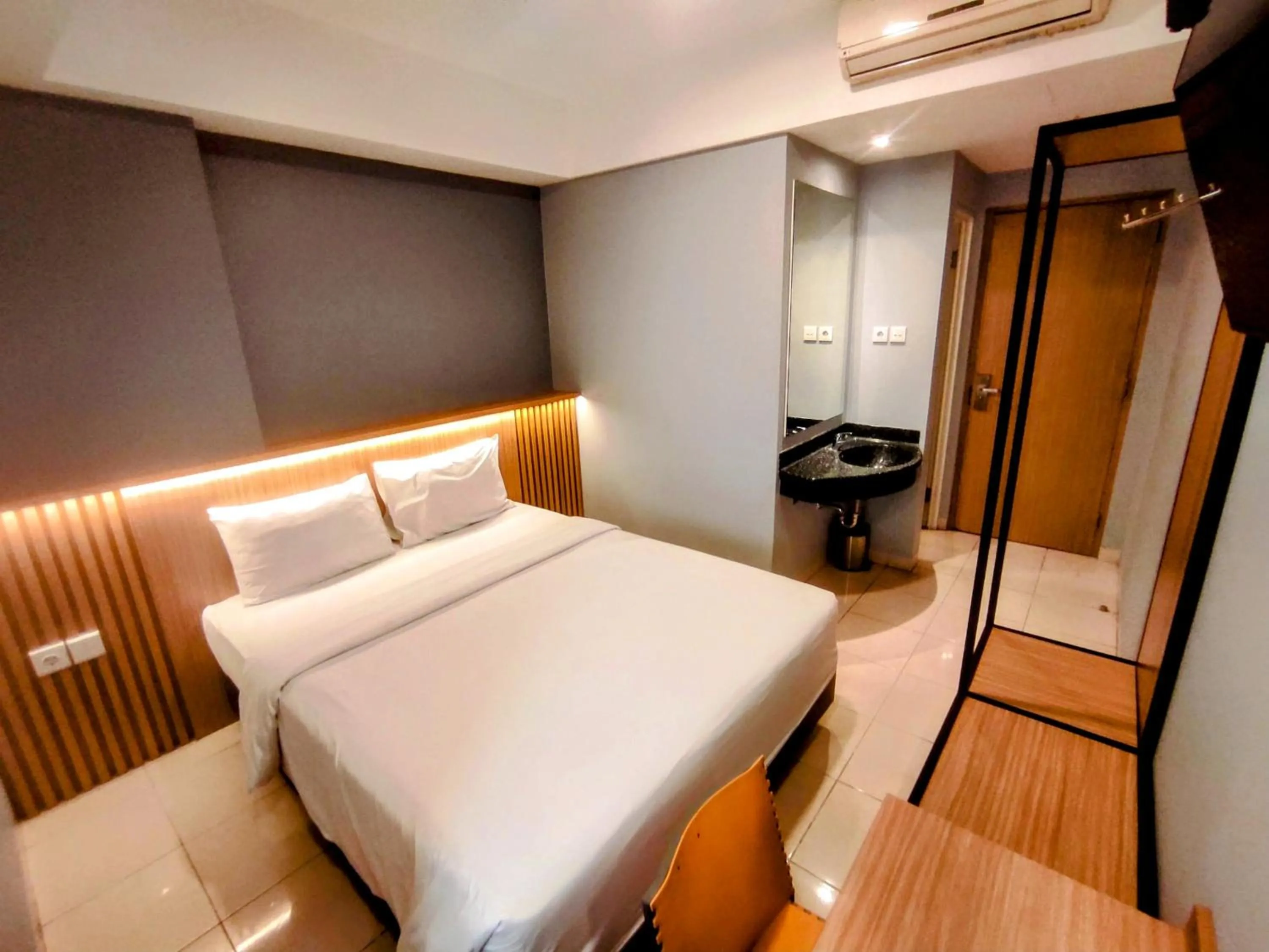 Standard Double Room in Studio One Thamrin Hotel