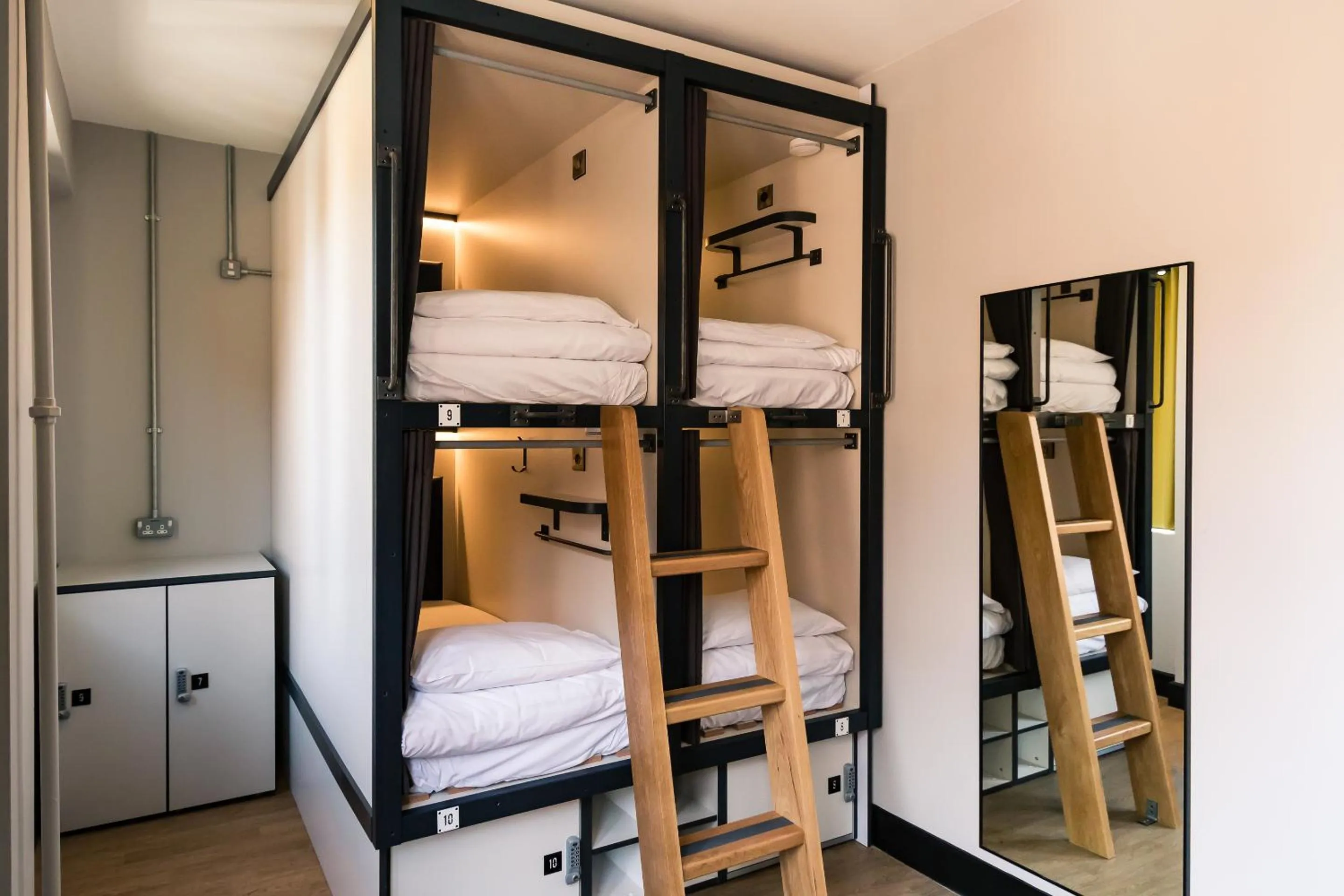 4-Pod Private room in Latroupe Jacobs Inn