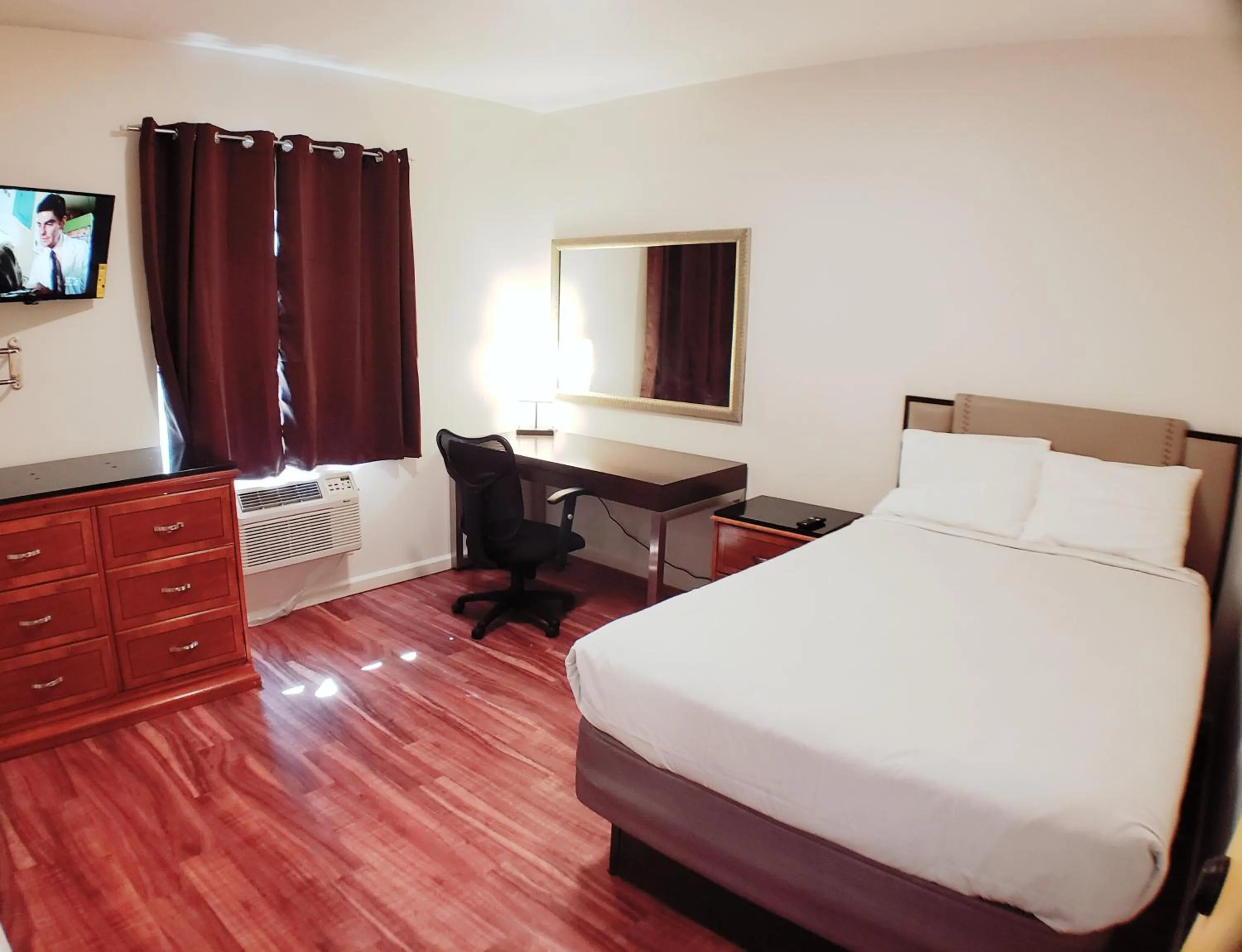 Double Room with Extra Bed in Anchor Pointe Inn