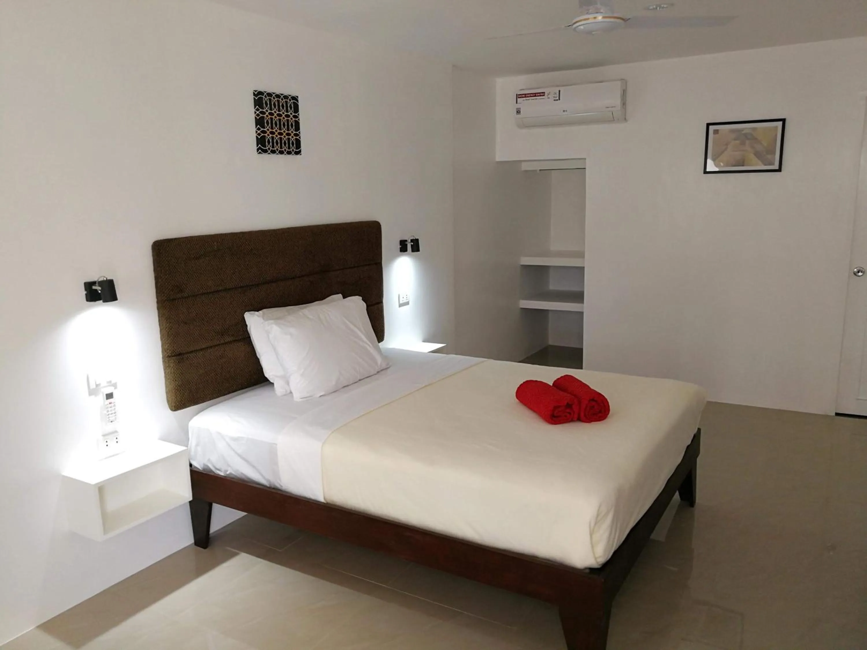 Deluxe Double Room in Heartland Hotel Serviced Rooms & Apartments.