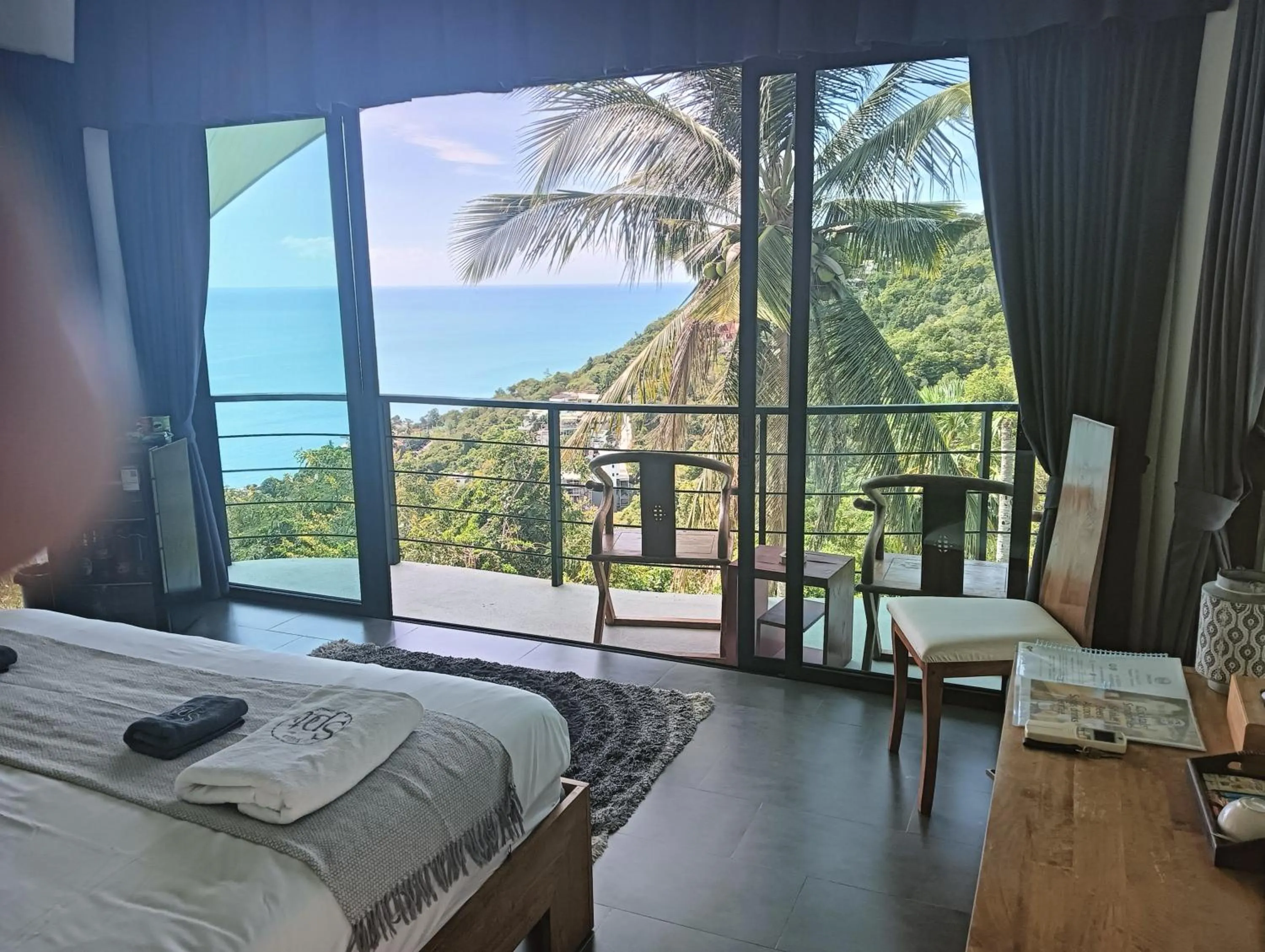 Deluxe Double Room with Sea View in Villa The Spot Koh Samui