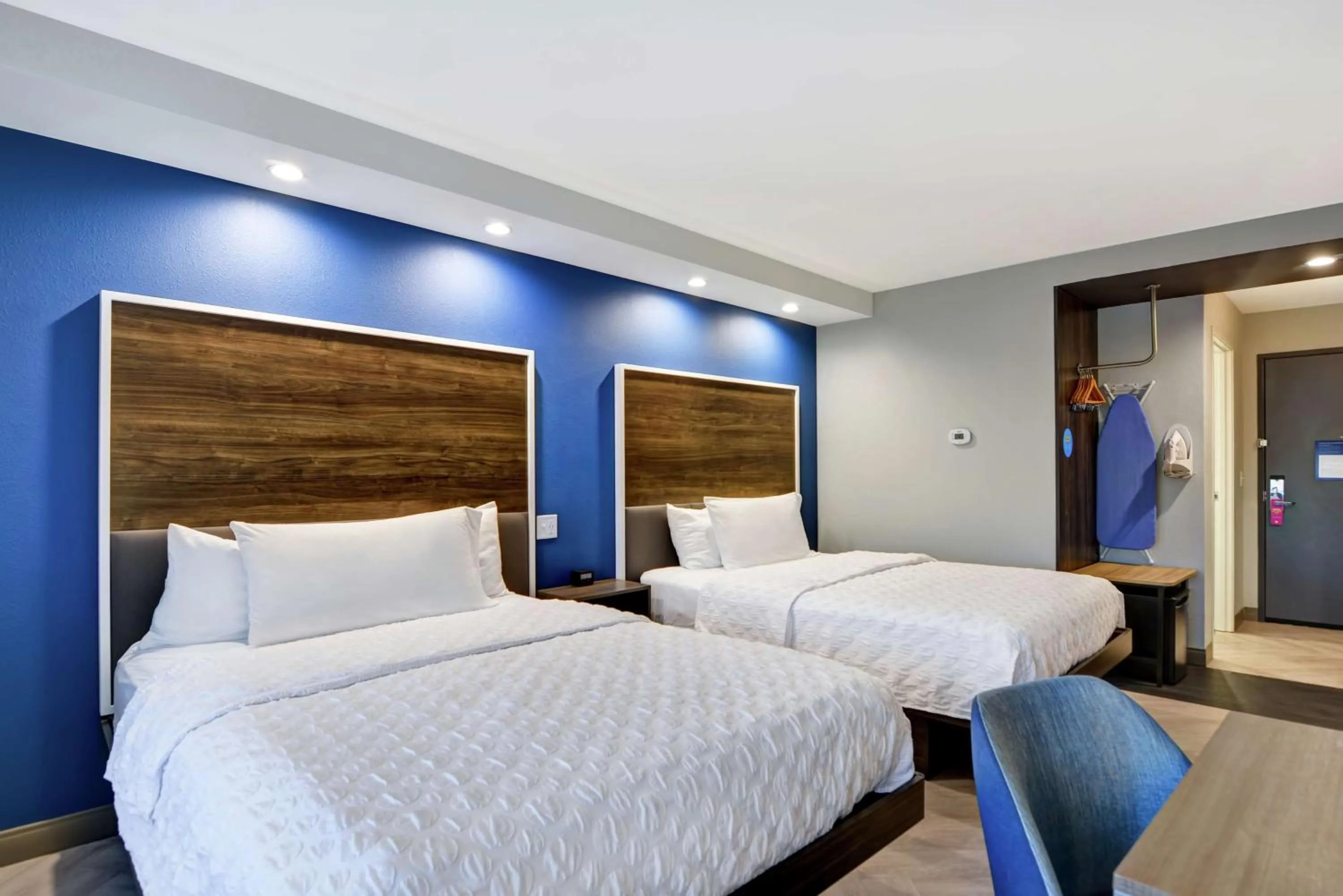 Queen Room with Two Queen Beds in Tru By Hilton Richmond