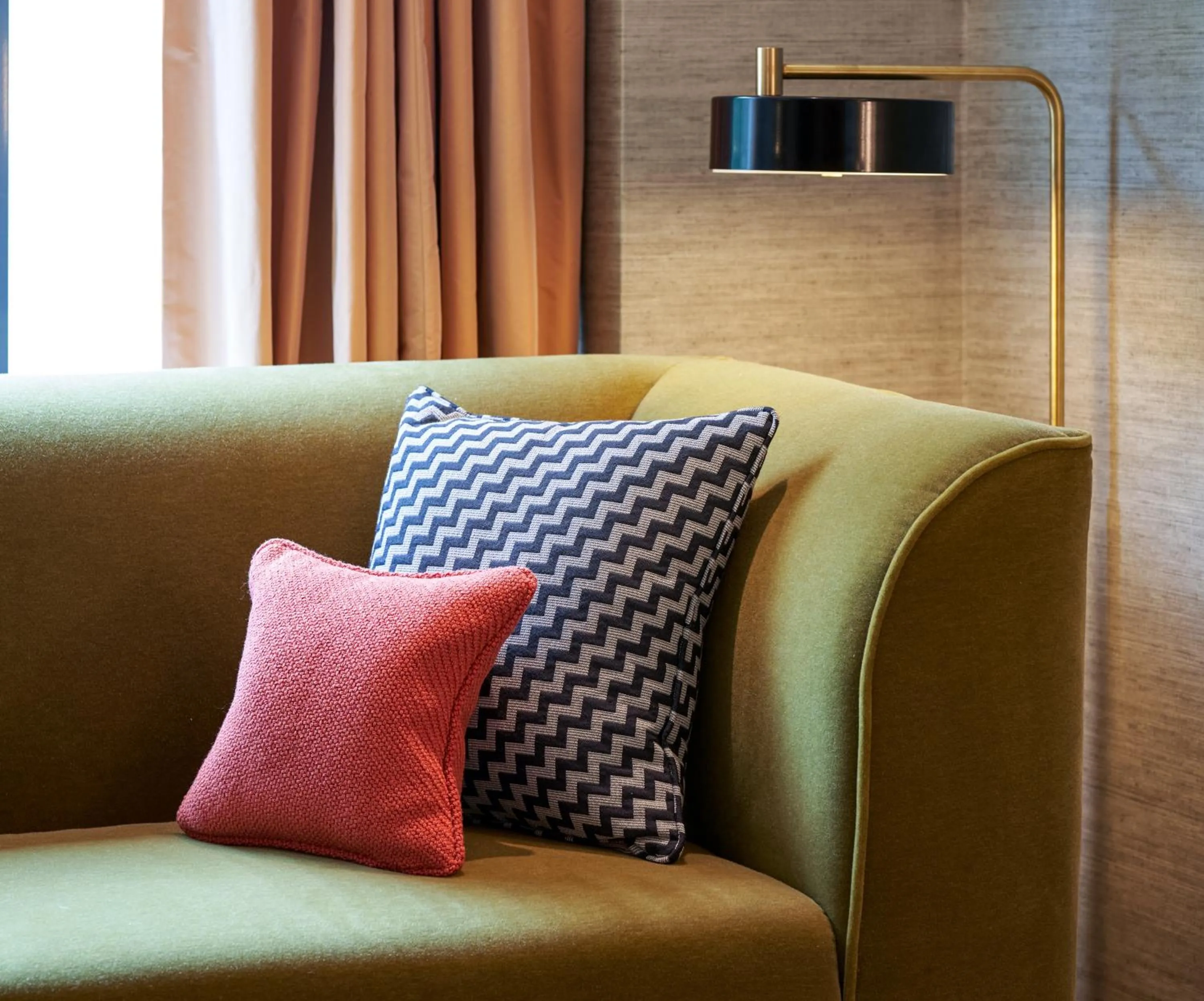 Signature Queen Room in The Fitzwilliam Hotel