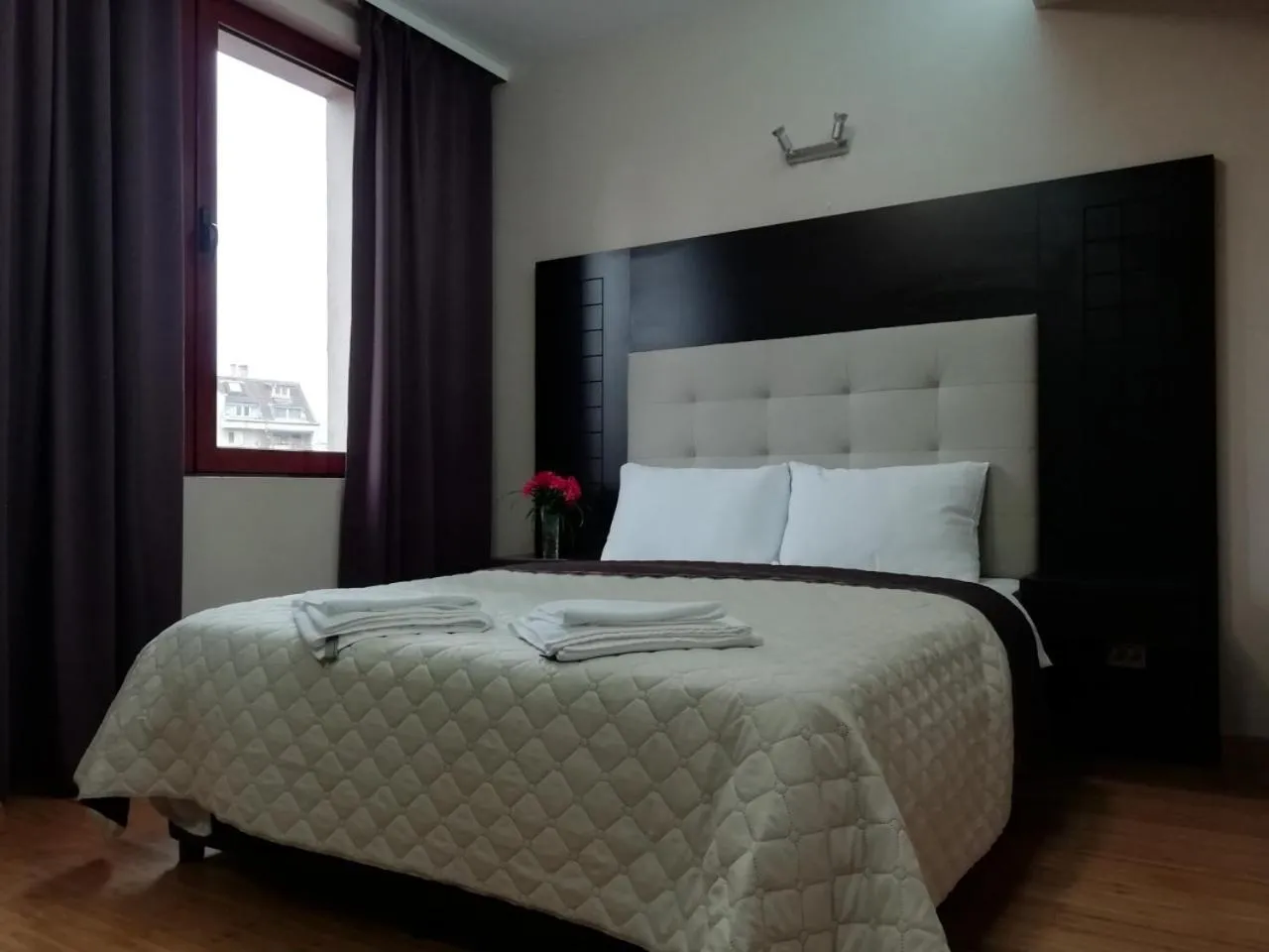 Budget Single Room in CityHome Aparthotel