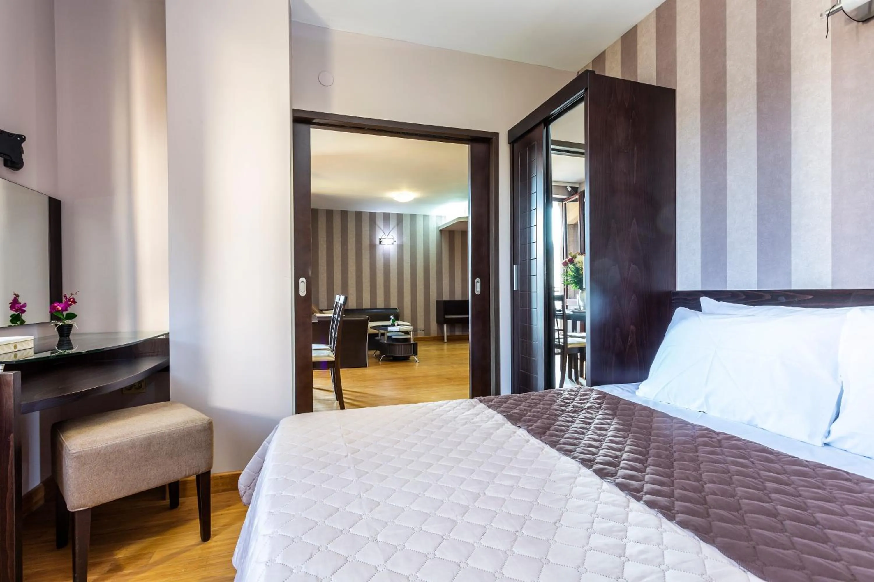 One-Bedroom Apartment in CityHome Aparthotel