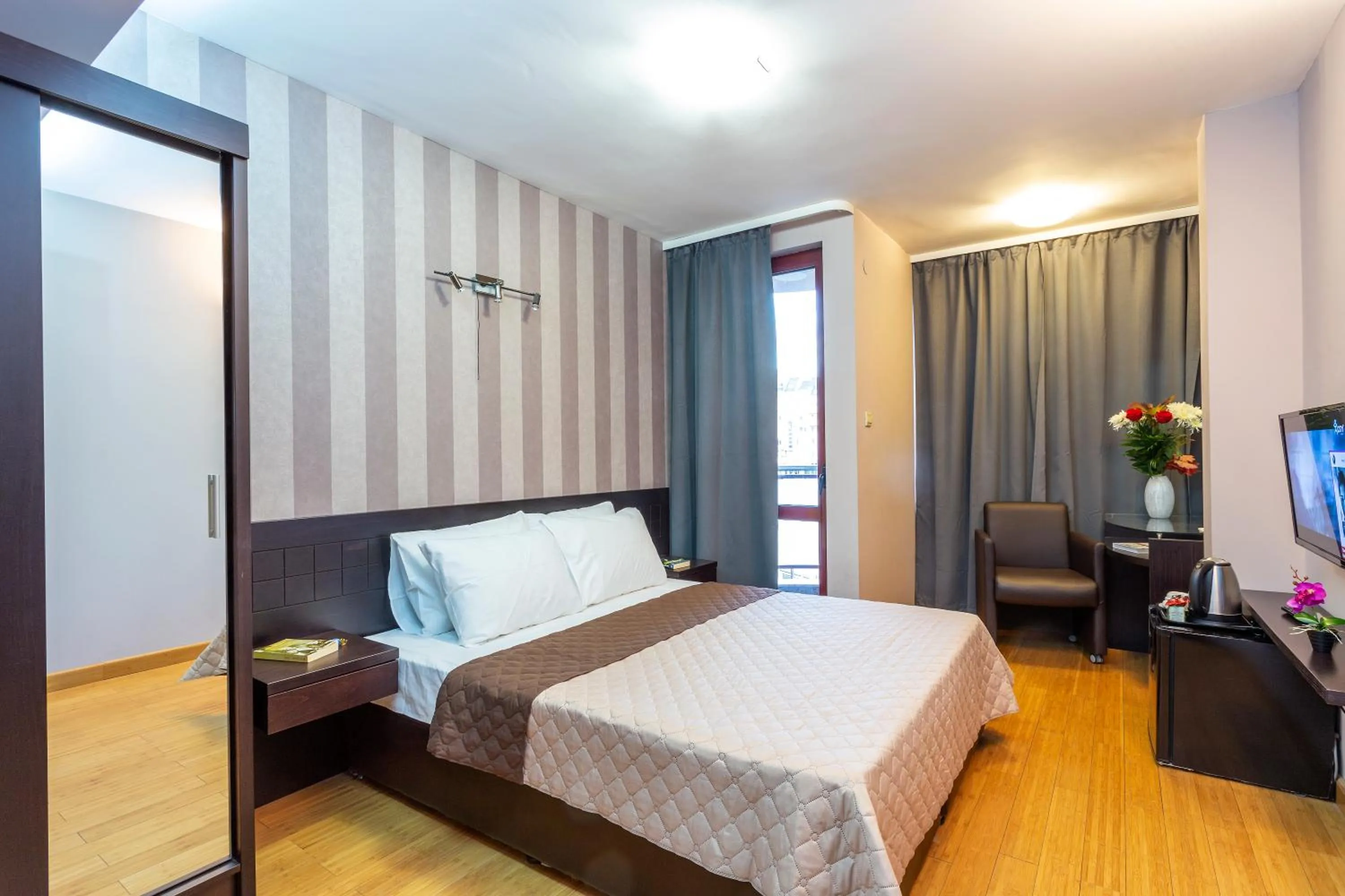 Deluxe Double Room in CityHome Aparthotel