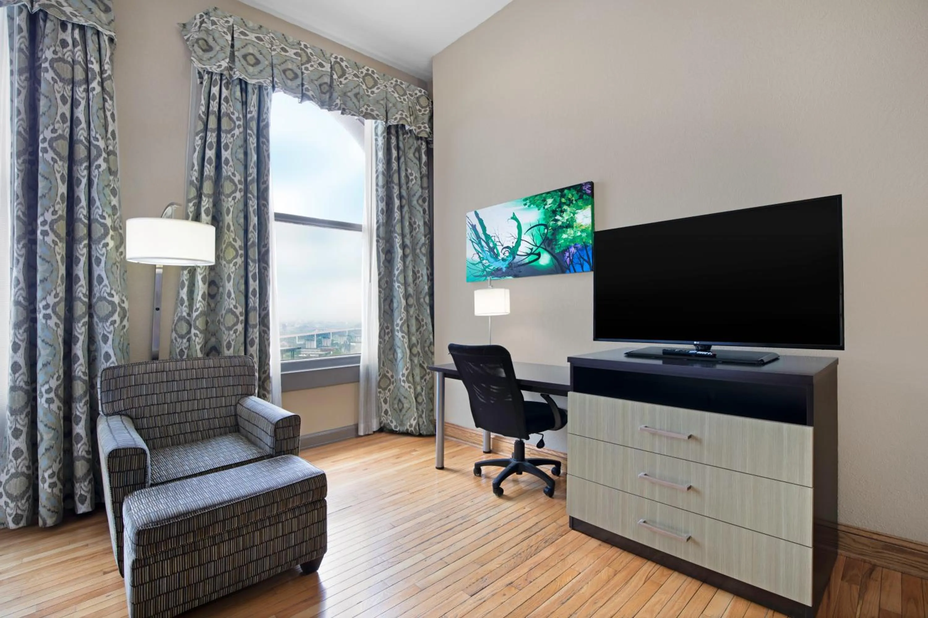 Standard King Room in Holiday Inn Express Cleveland Downtown by IHG