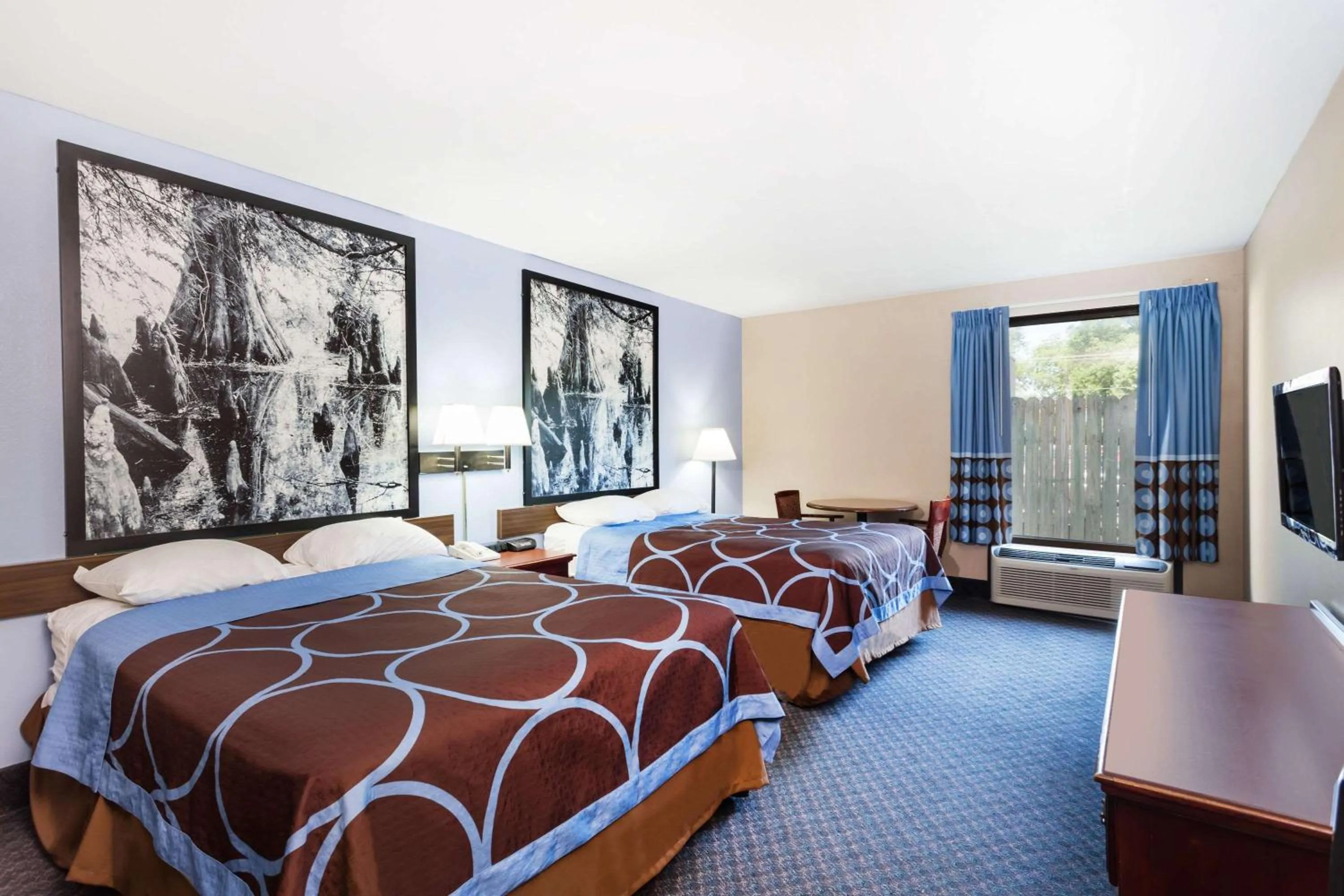 Double Room - Disability Access - Non-Smoking in Super 8 by Wyndham Indianola