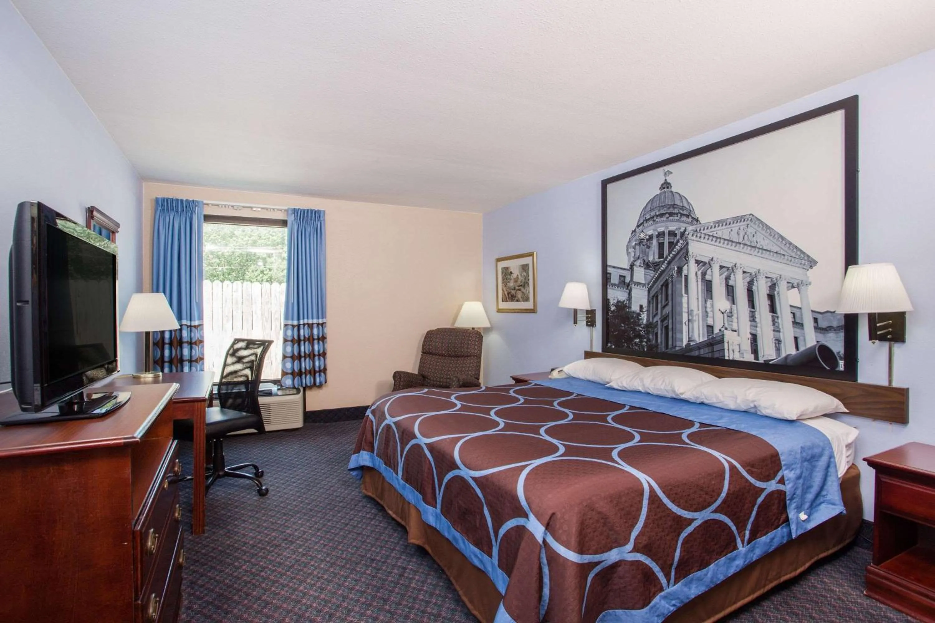 King Room - Disability Access - Smoking in Super 8 by Wyndham Indianola