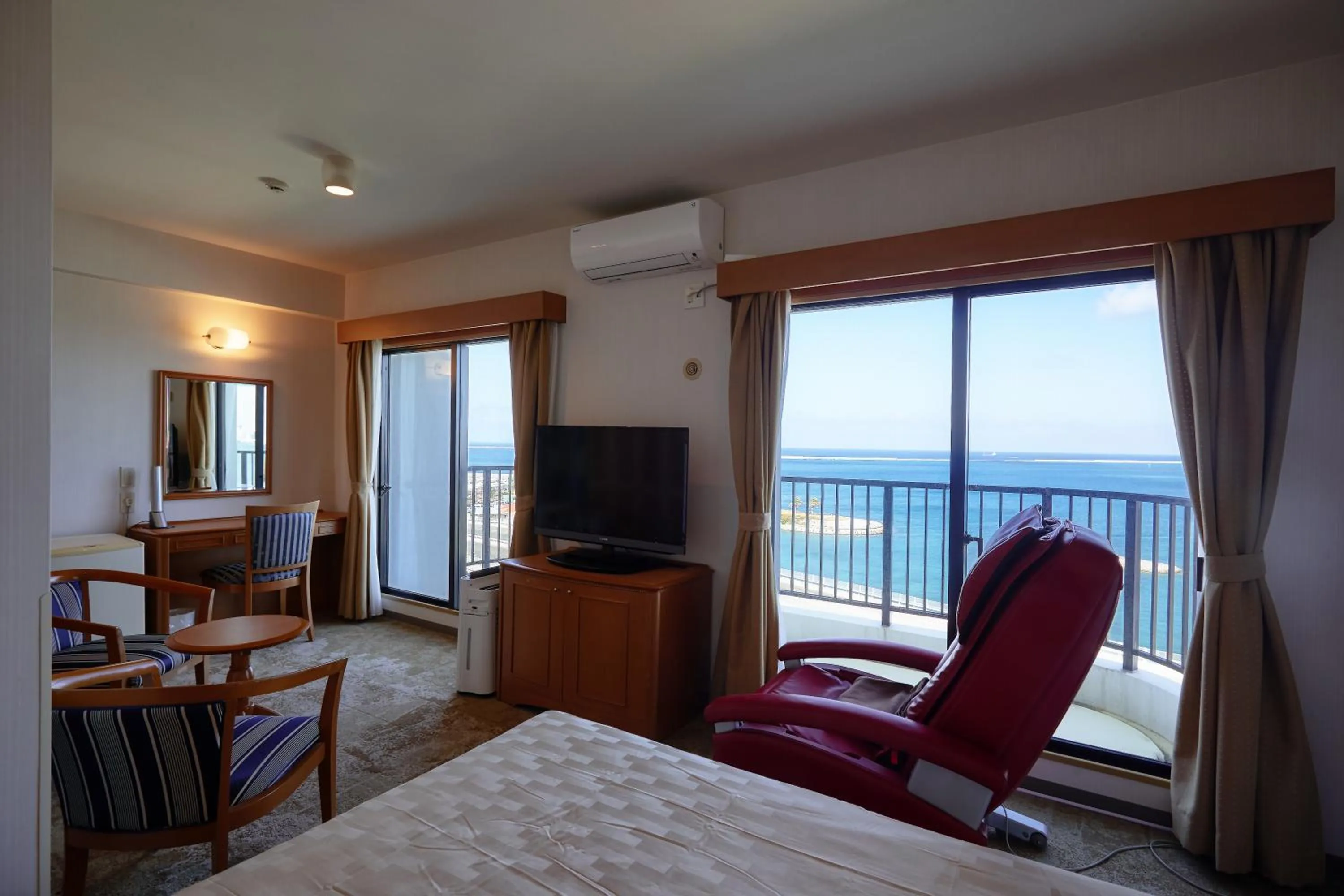 Twin Room with Sea View - Non Smoking in Naha Beach Side Hotel