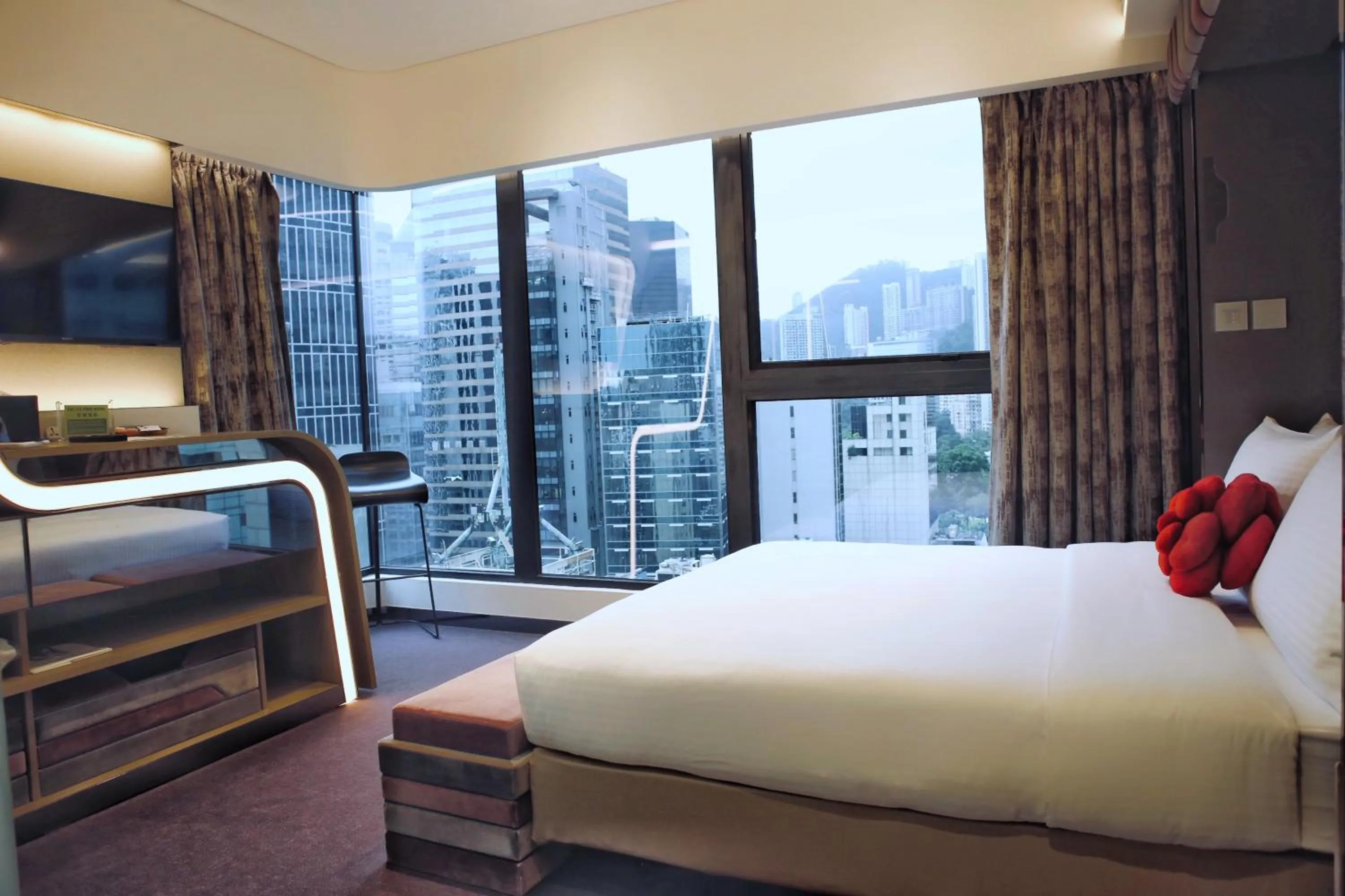 Pure Air Deluxe Room with 4G pocket Wi-Fi Device in Butterfly on LKF, Central