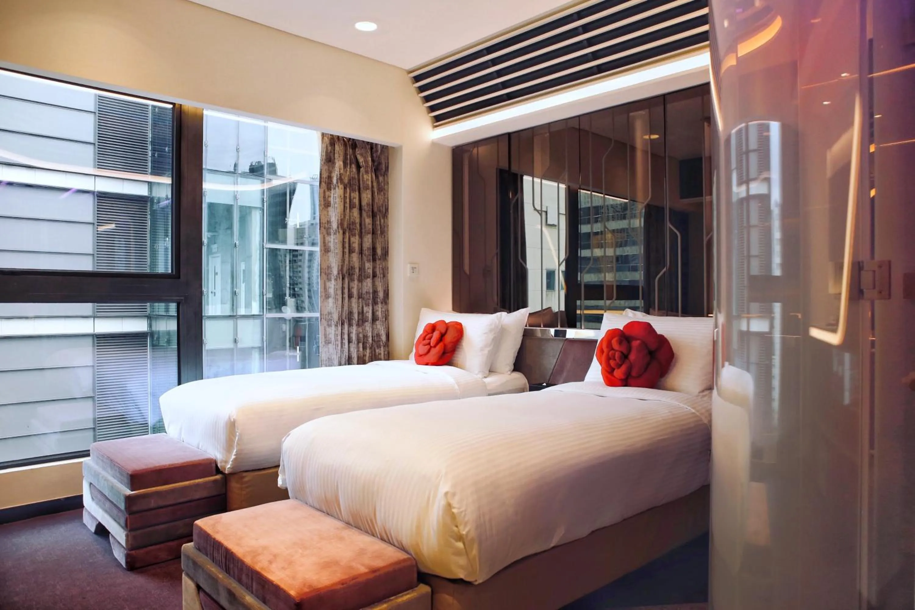 Superior Room with 4G Pocket Wi-Fi Device in Butterfly on LKF, Central