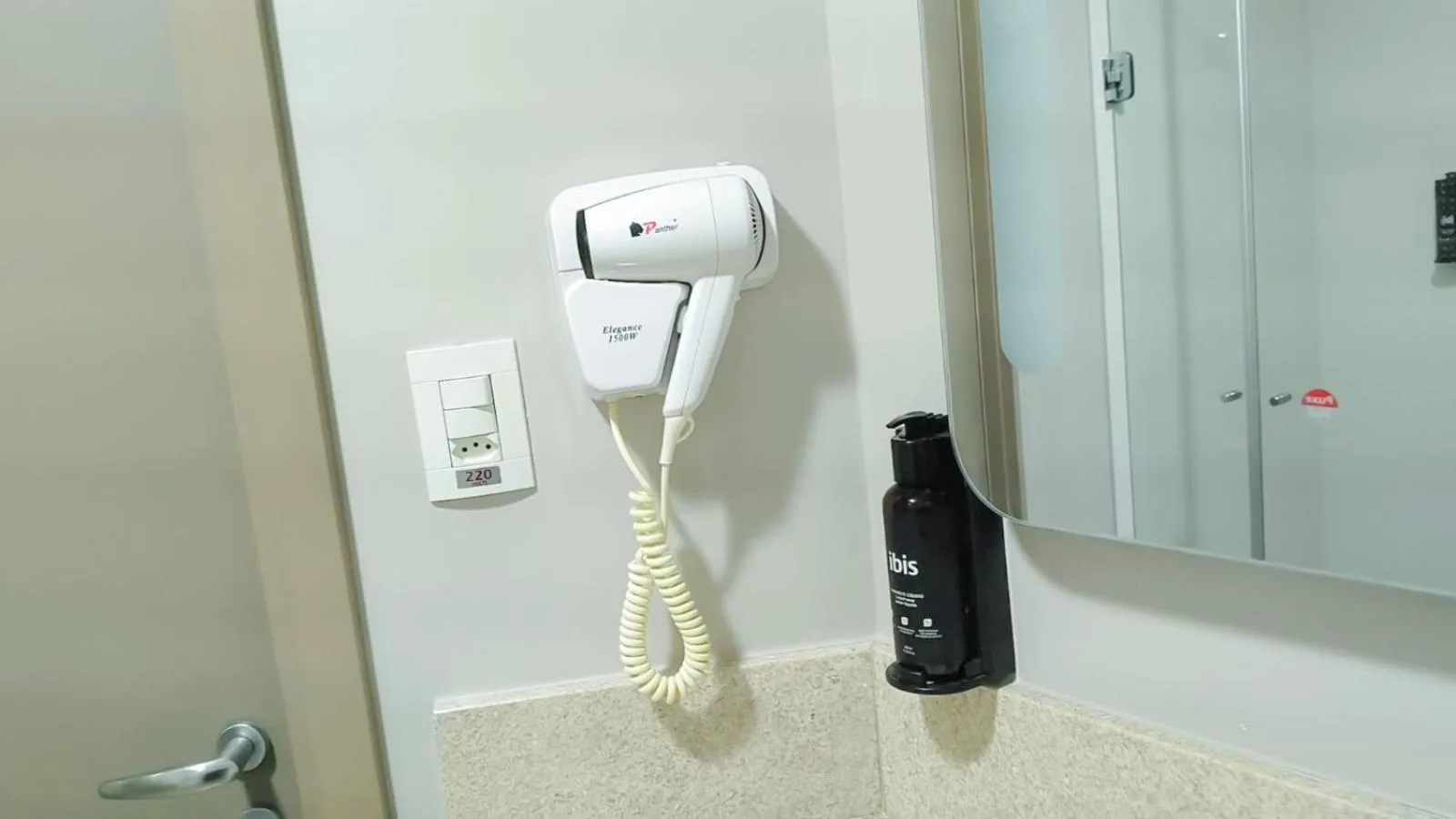 Apartment in ibis Tatui