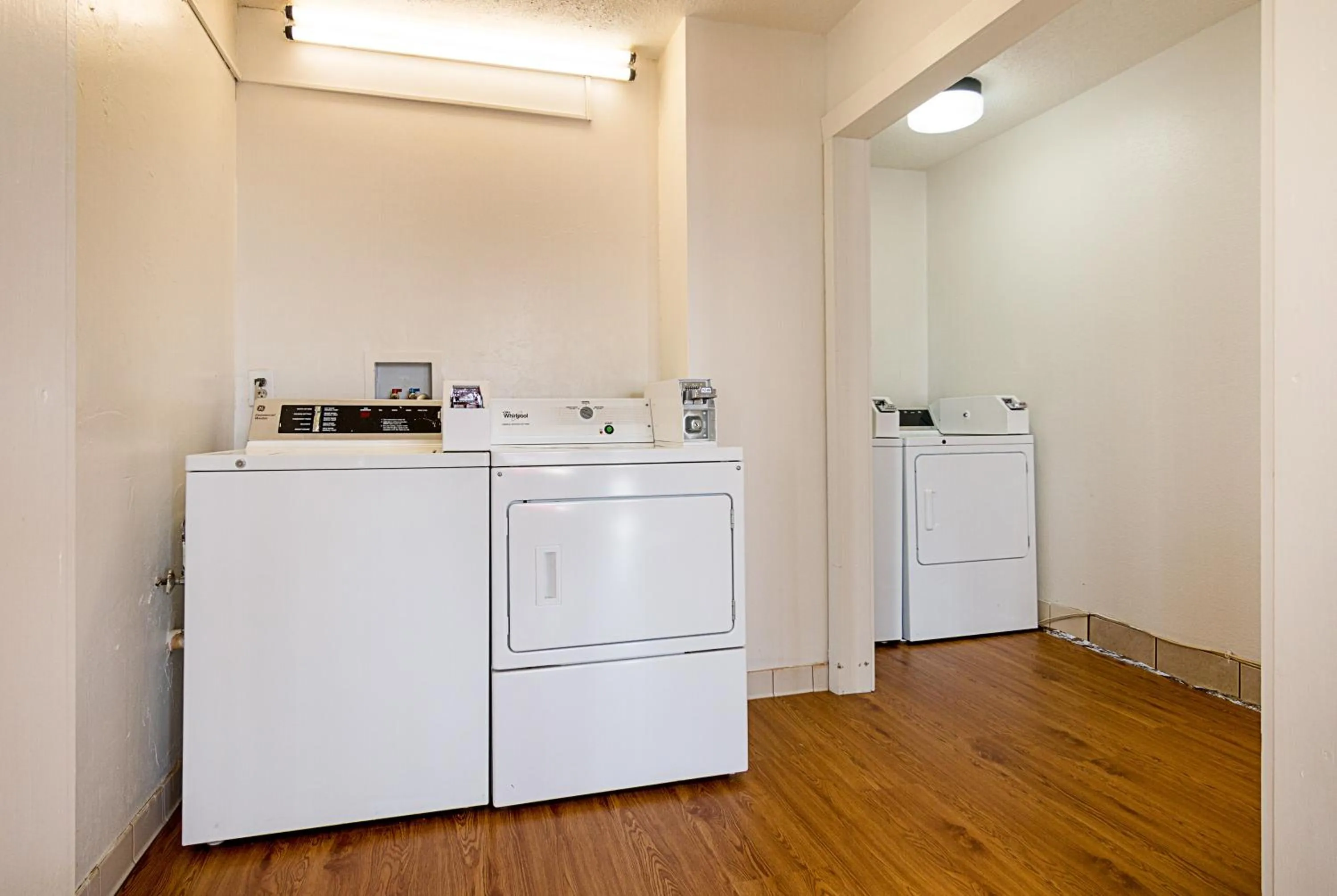 Deluxe Quadruple Room - Smoking in Motel 6-Newnan, GA