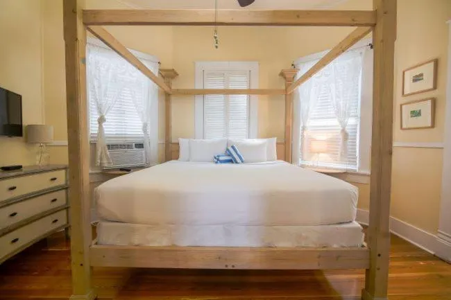 Queen Room with Sofa Bed ( Sailfish)  in Ambrosia Key West