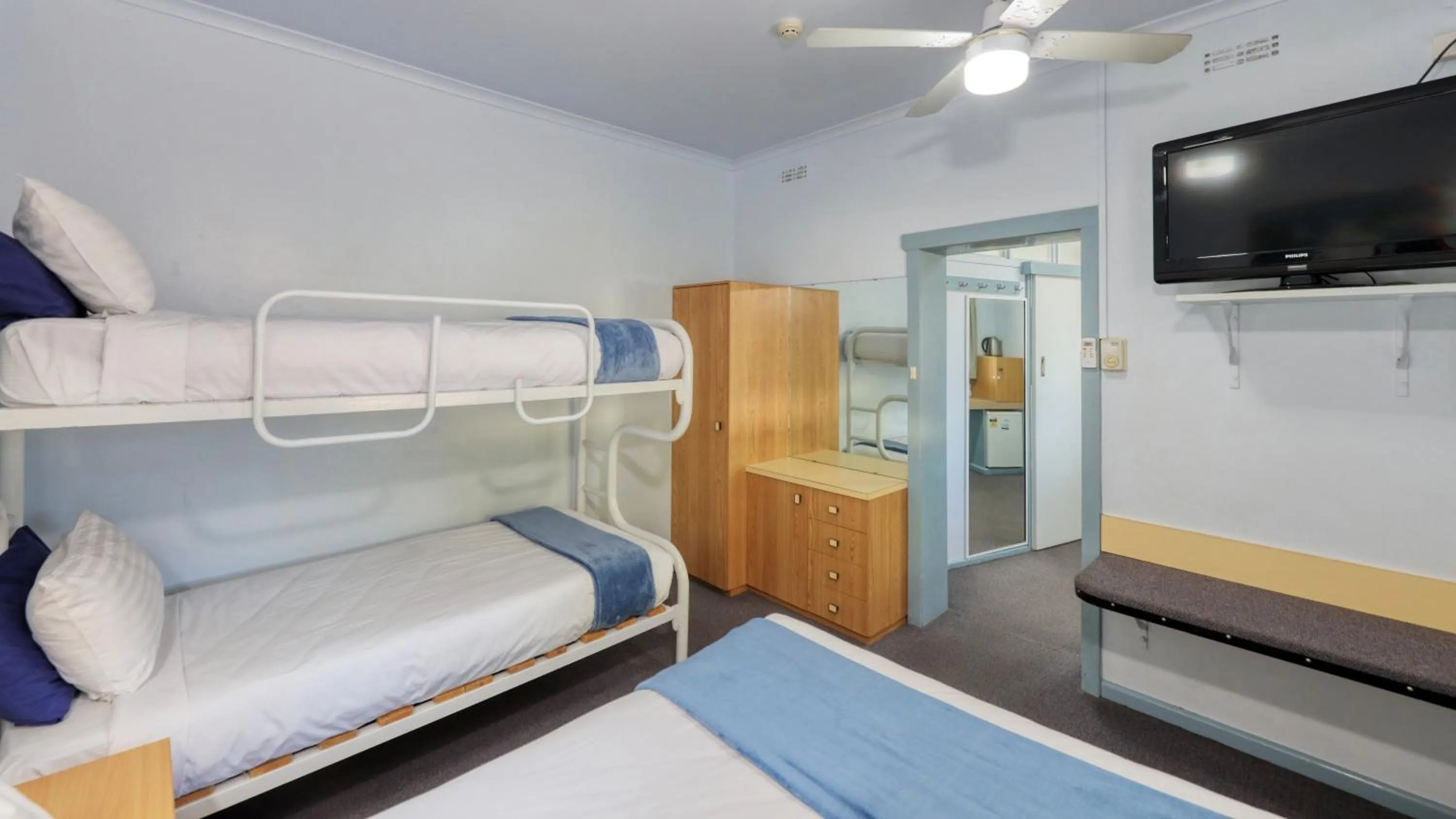 Budget Family Room in Tumut Farrington motel