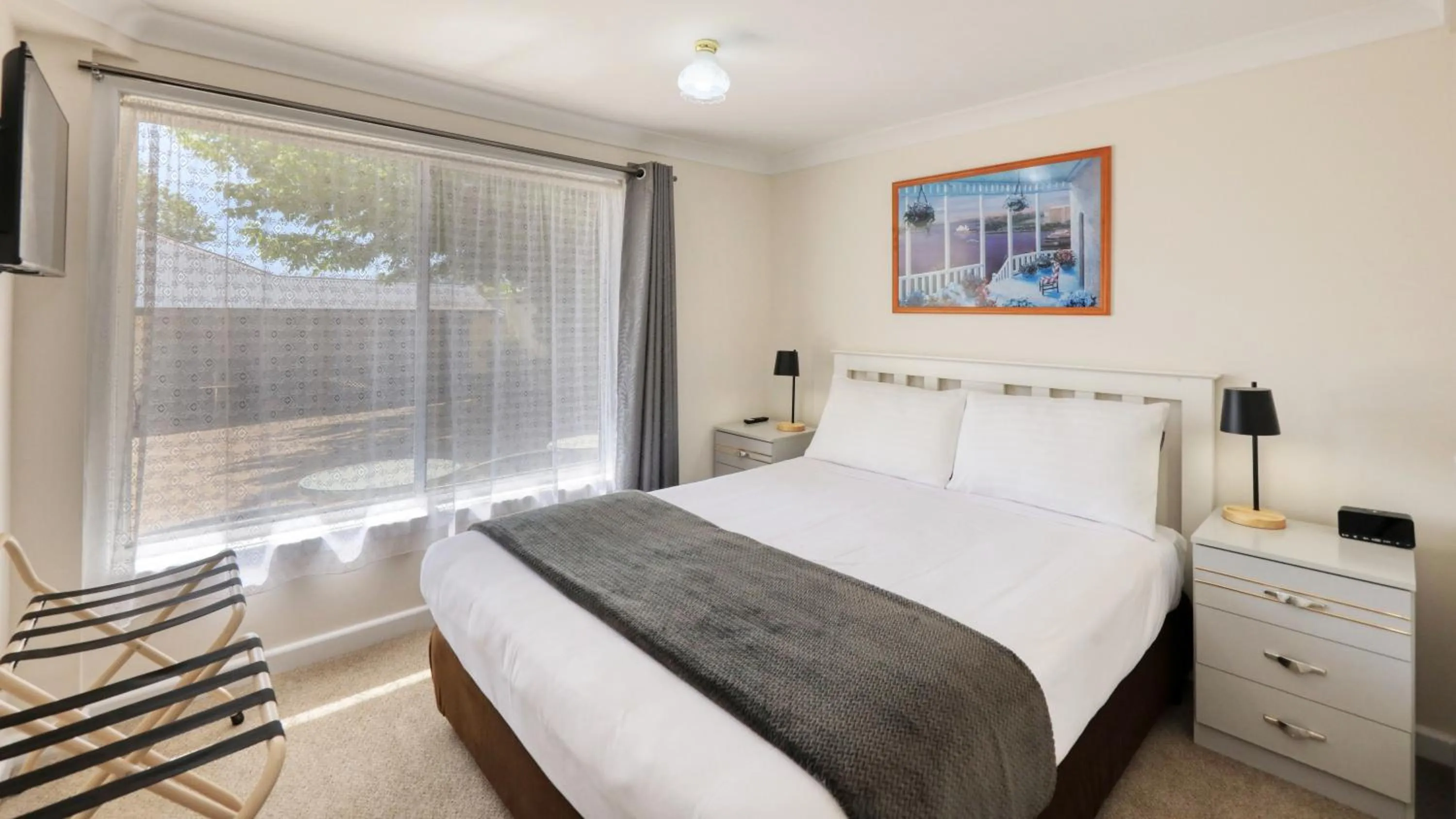 Two-Bedroom Family Suite in Tumut Farrington motel