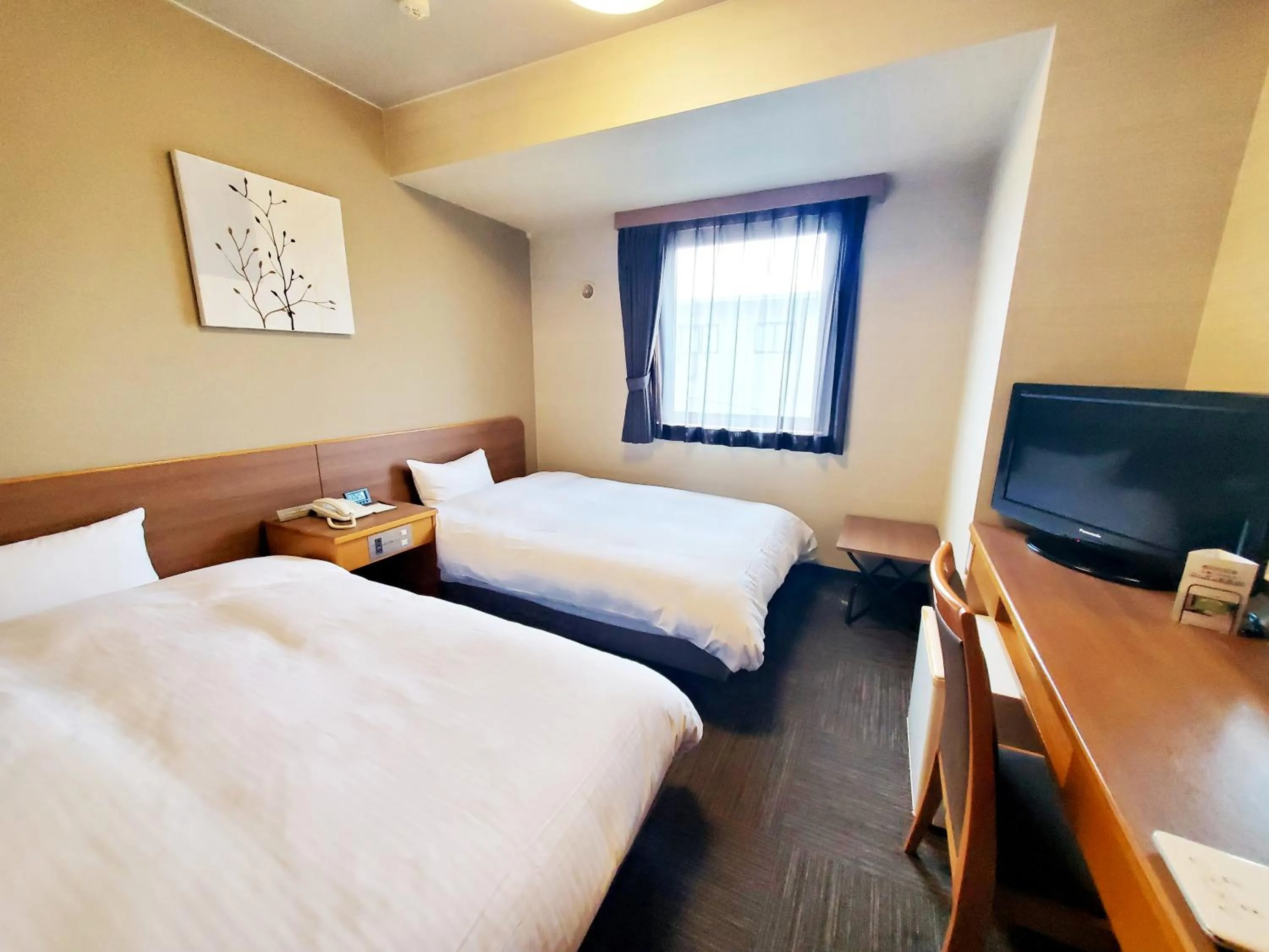 Twin Room - Smoking in Hotel Route-Inn Igaueno -Igaichinomiya Inter-