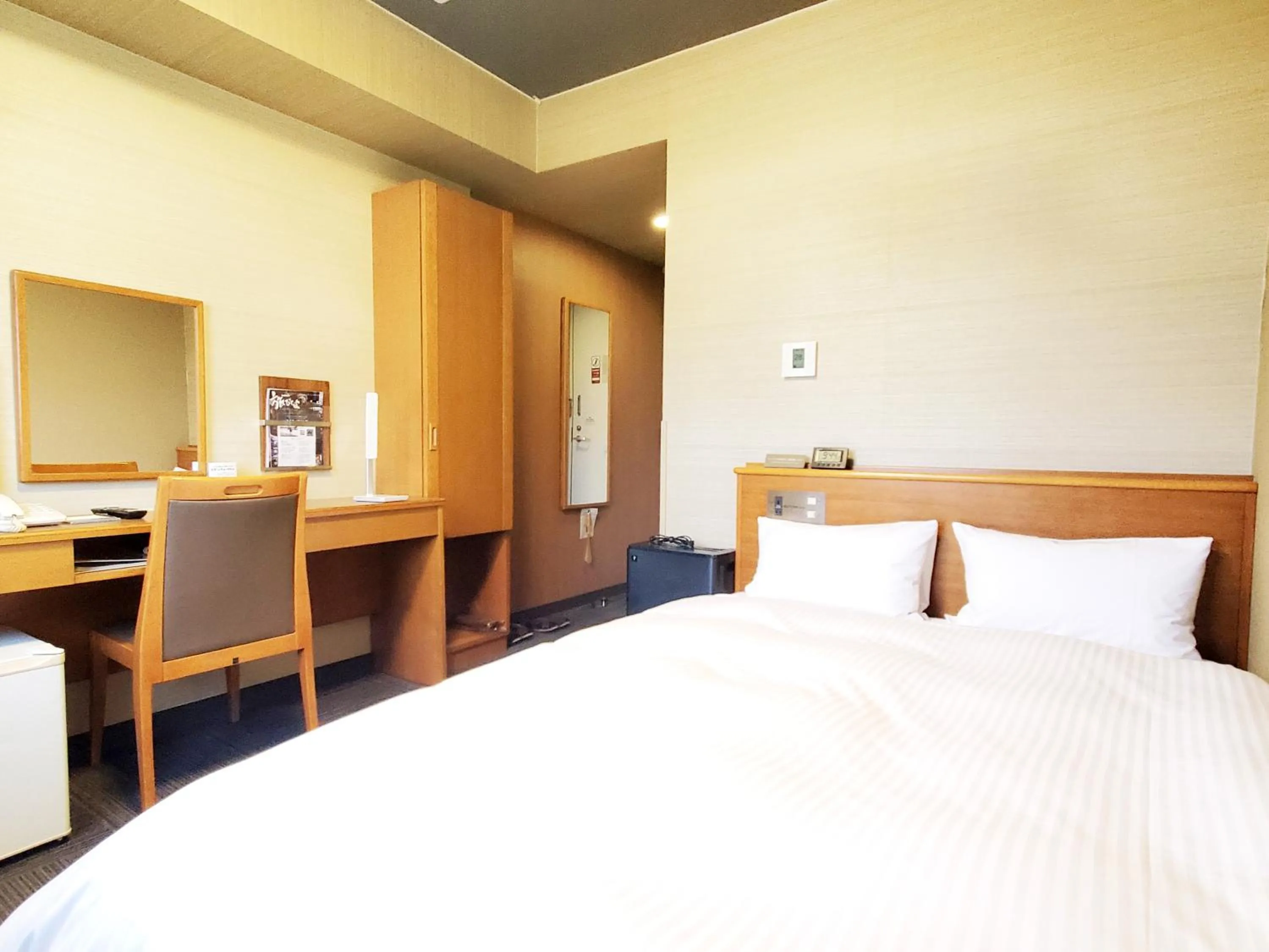 Semi Double Room - Smoking  in Hotel Route-Inn Igaueno -Igaichinomiya Inter-