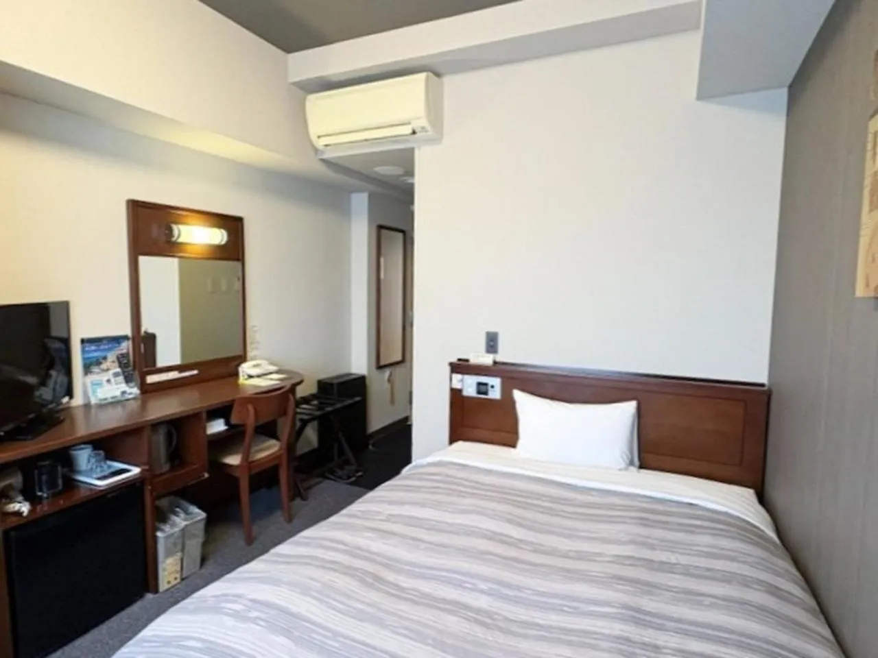 Comfort Single Room - single occupancy - Smoking in Hotel Route-Inn Utsunomiya Miyukicho -Kokudou4gou-