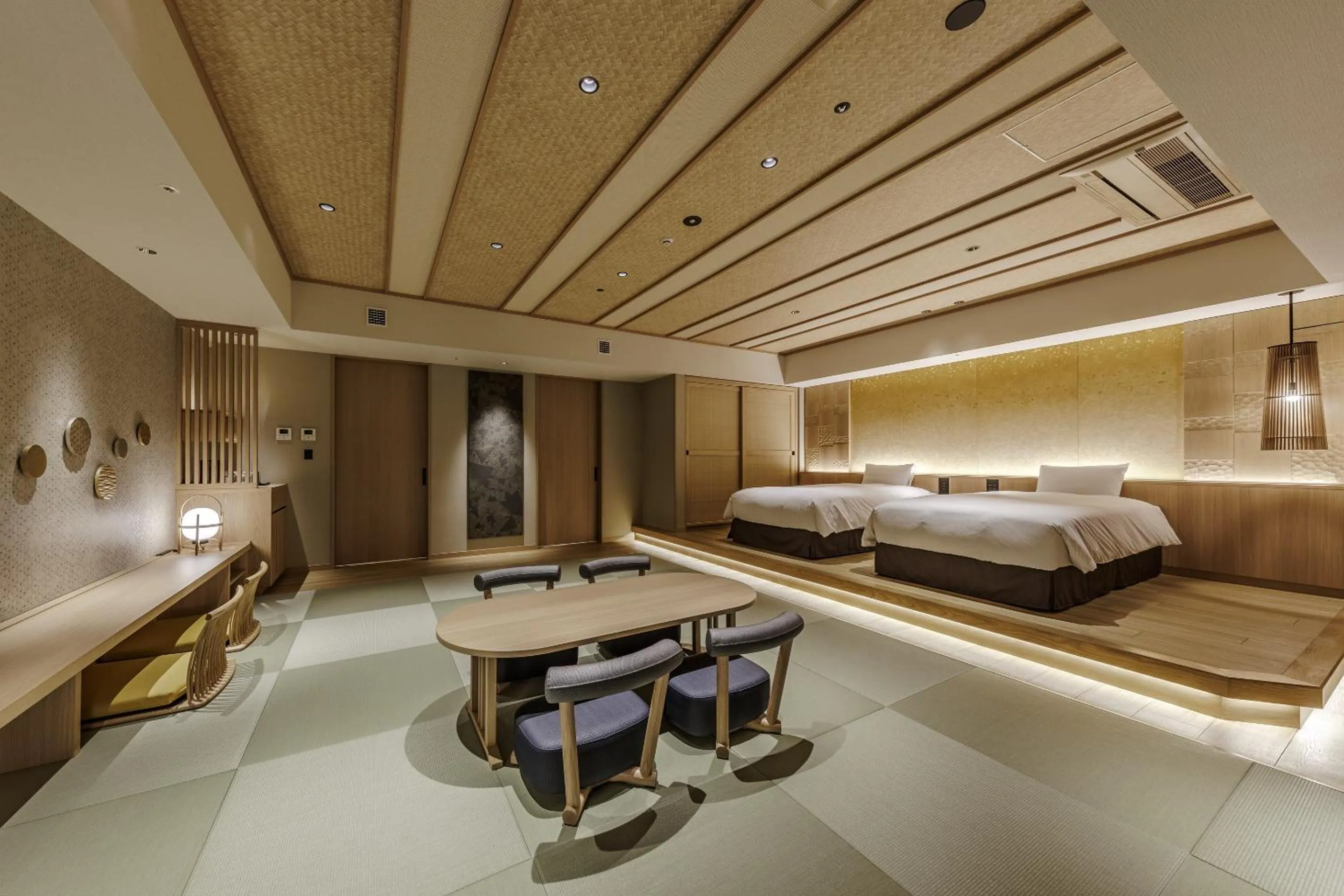 HOSHI KAN Junior Suite Room with Tatami Area with Ocean View (71㎡) 2-6F - Buffet Breakfast and Dinner Included (WA DINING HOSHI) - The Number of Beds / Futons Depends on the Number of Guests in Beppu SUGINOI HOTEL