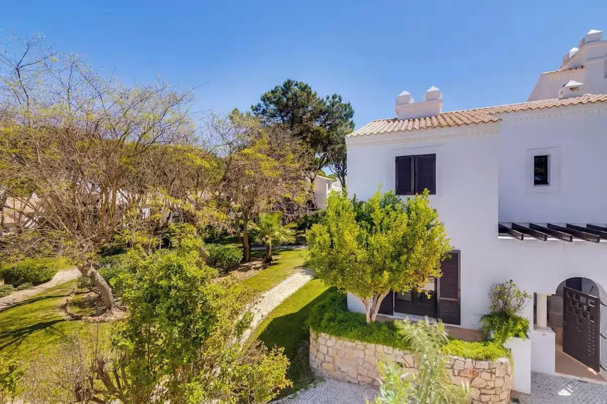 Deluxe Two-Bedroom Townhouse in Pine Cliffs Village