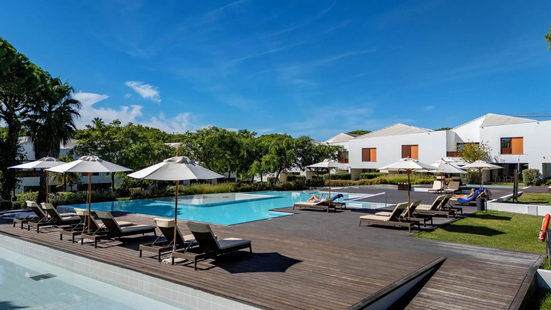 Three-Bedroom Terrace  in Pine Cliffs Village