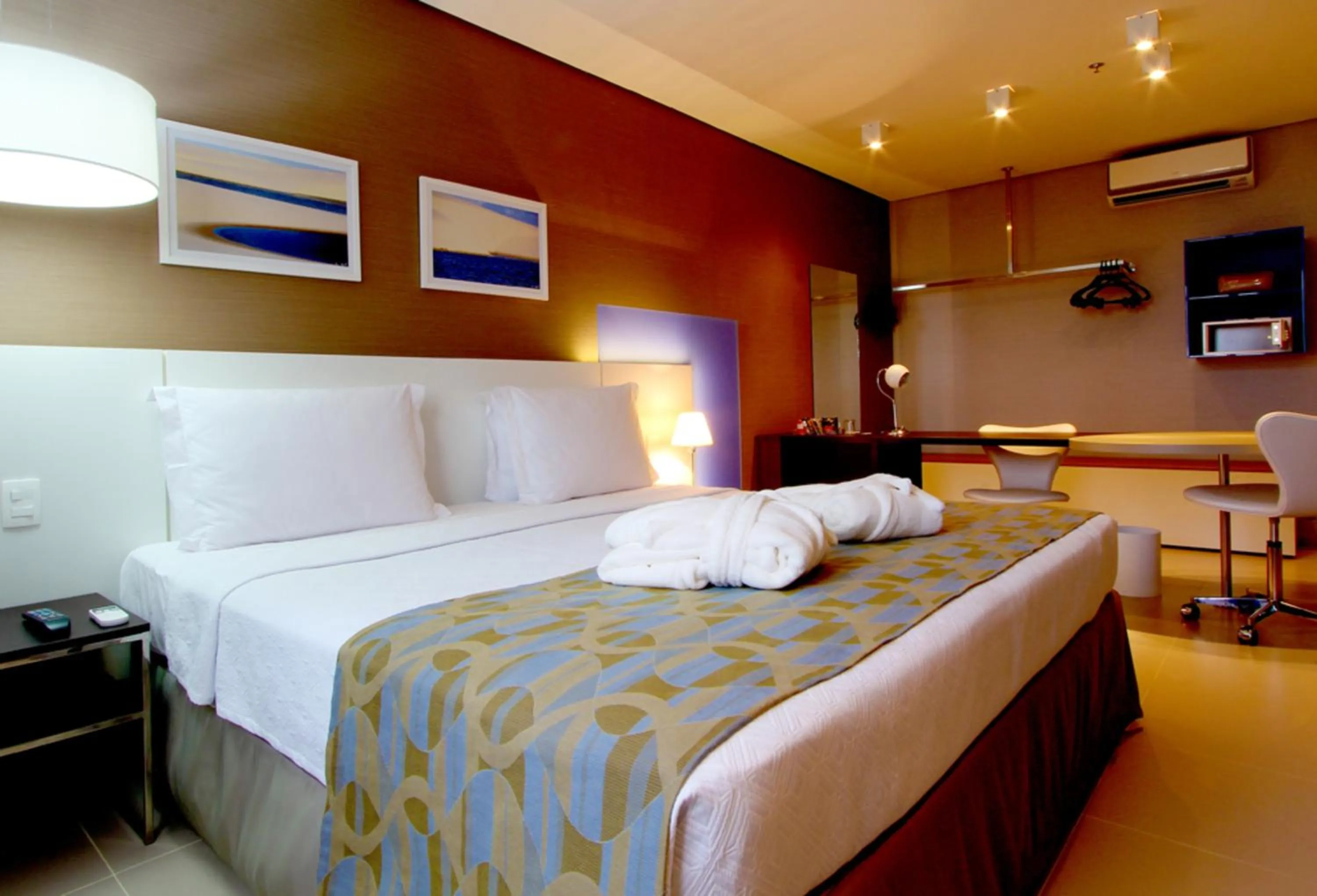 Premium Double - single occupancy - 1 King Bed in Intercity Salvador