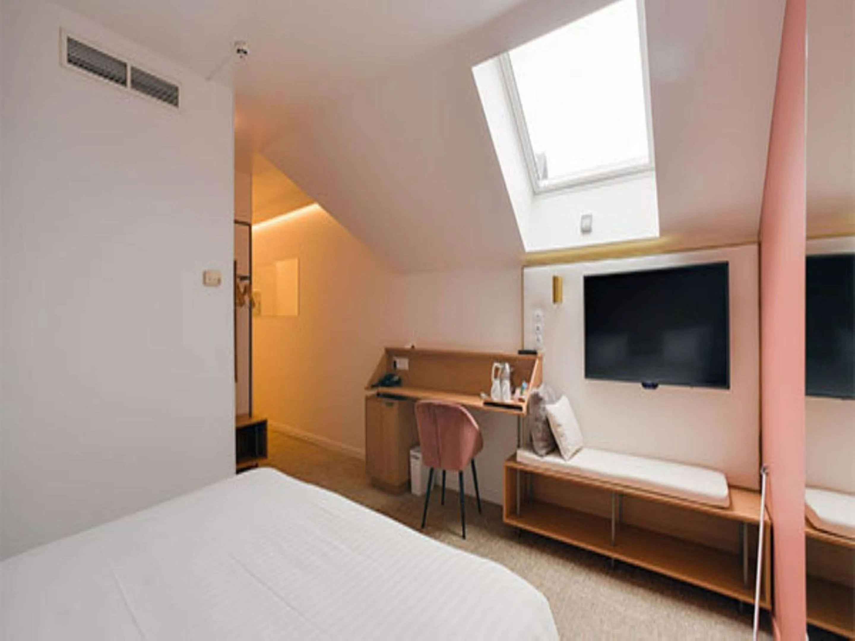 Classic King Room in Best Western Plus Paris Meudon Ermitage